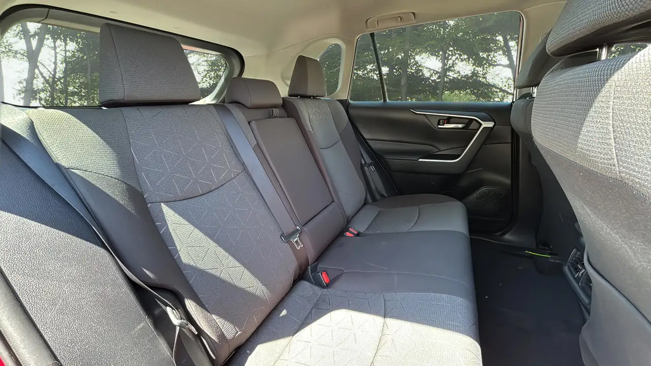 Toyota RAV 4 снимка Toyota RAV 4