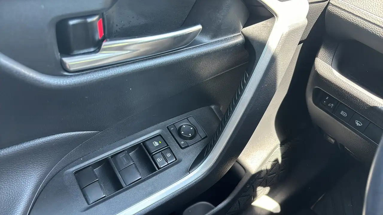 Toyota RAV 4 снимка Toyota RAV 4
