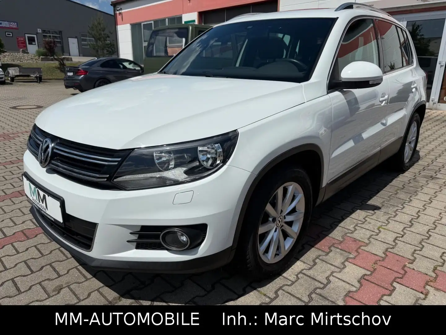 Volkswagen Tiguan Lounge Sport&Style-NAVI-KAM-STANDH-PANO Weiß - 2