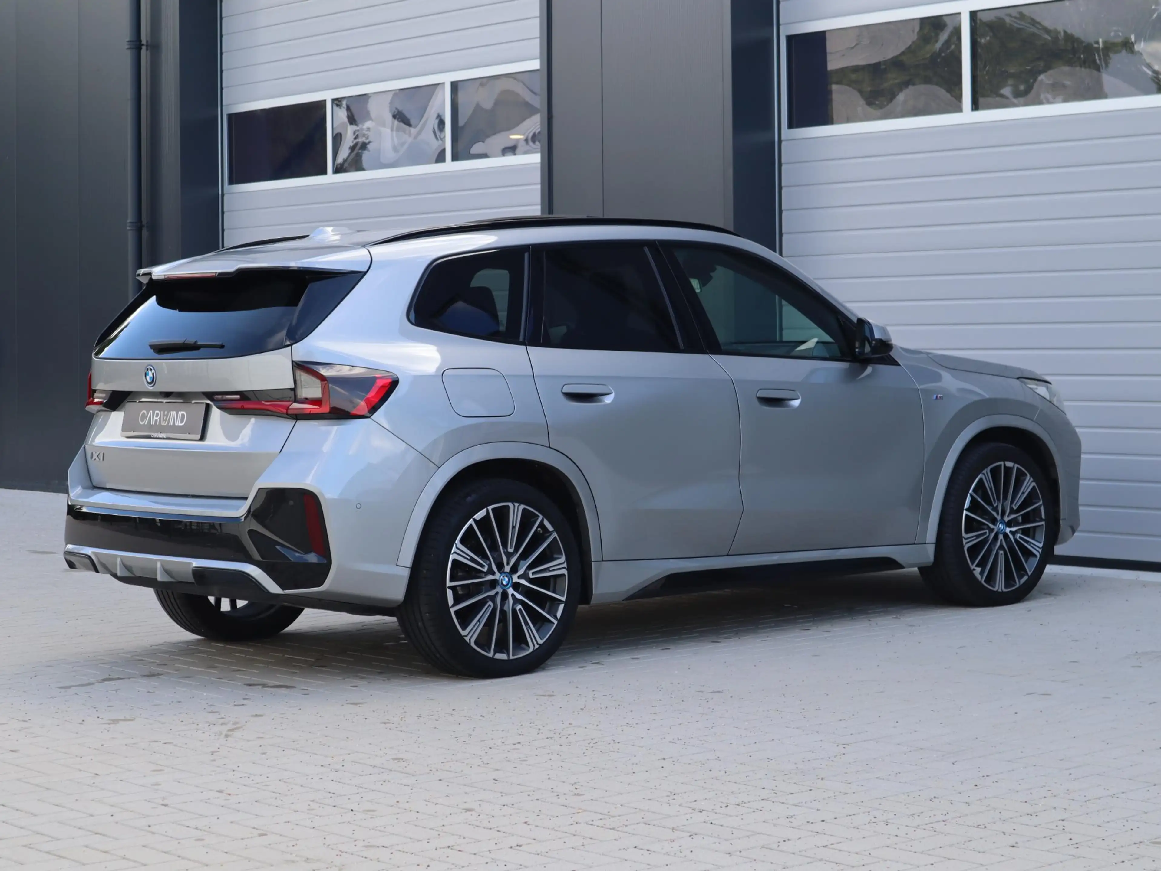 BMW iX1 xDrive30 |M Sport| Pano|Trekh.|20''|H/K|HUD VOL!! — photo 3