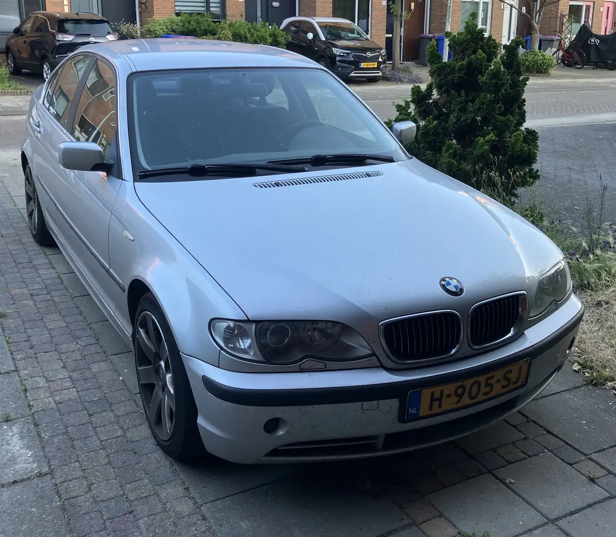 BMW 330 330i - 1