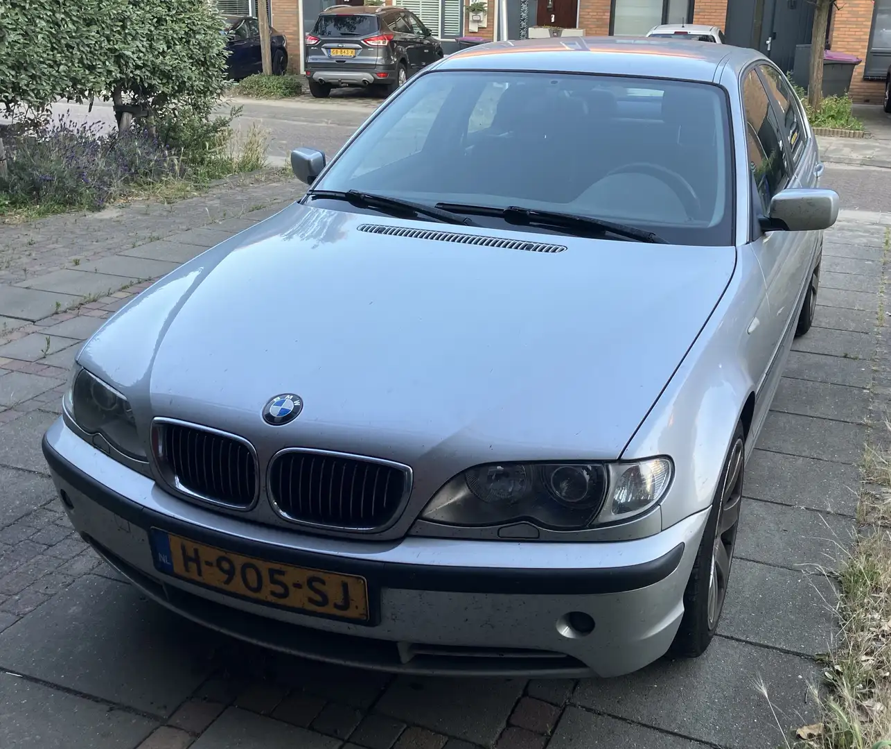 BMW 330 330i - 2