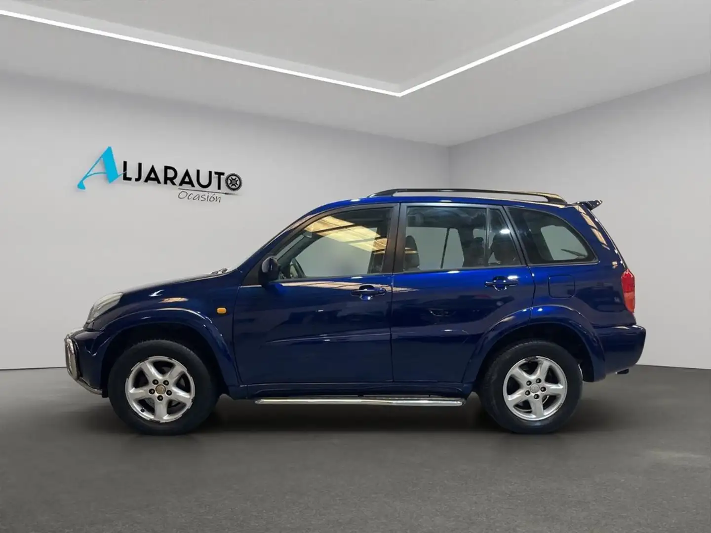 Toyota RAV 4 2.0 D4-D Sol 4X4 Blau - 2