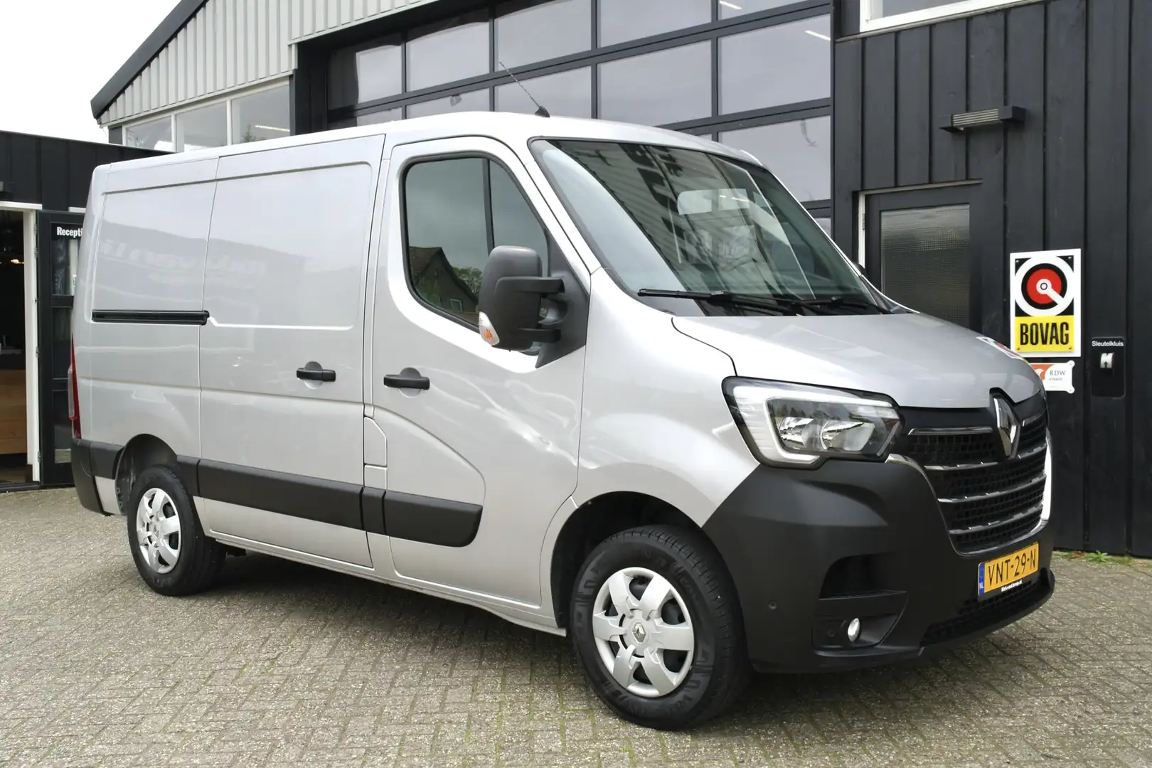 Renault Master T28 2.3 dCi 135 L1H1 Work Edition | NL-Auto | Crui Grijs - 1