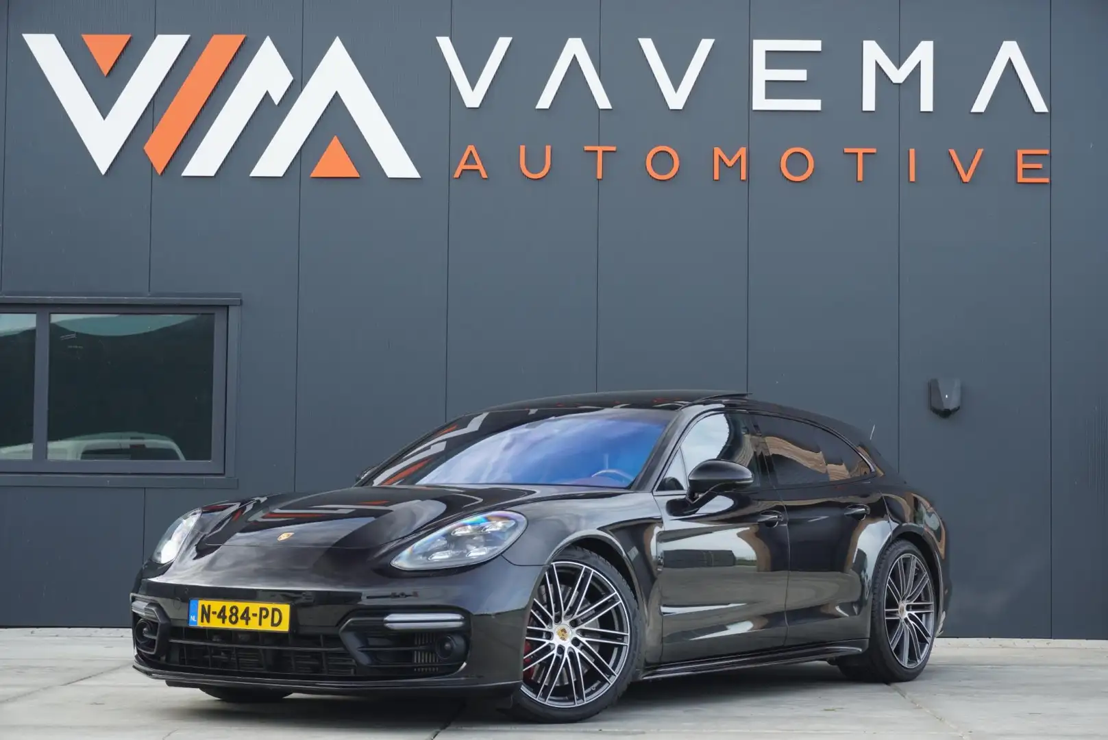 Porsche Panamera Sport Turismo 4.0 V8 Turbo 2018|Luchtvering|Akrapo Zwart - 1