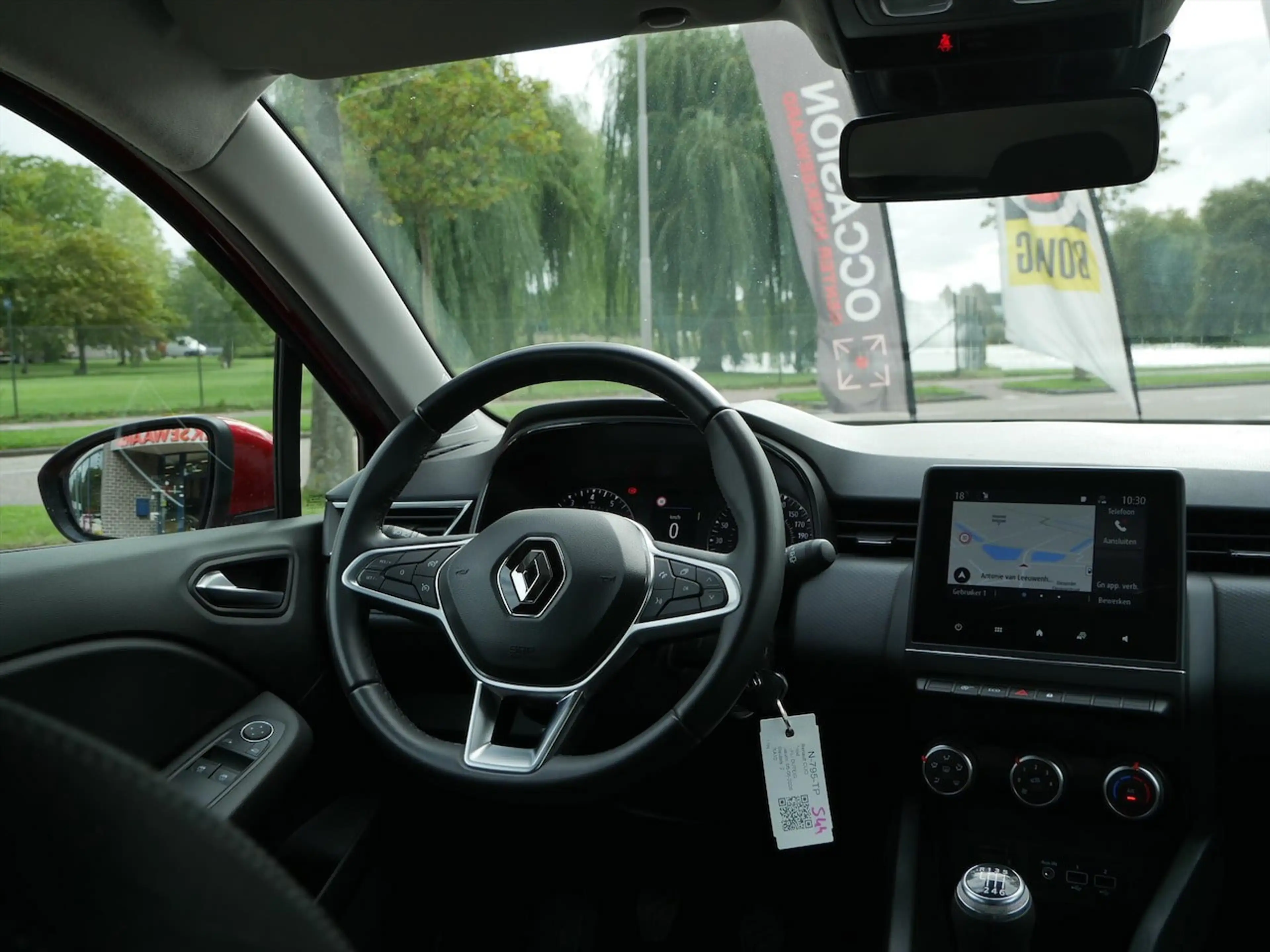 Renault Clio 1.0 TCe Zen — photo 11