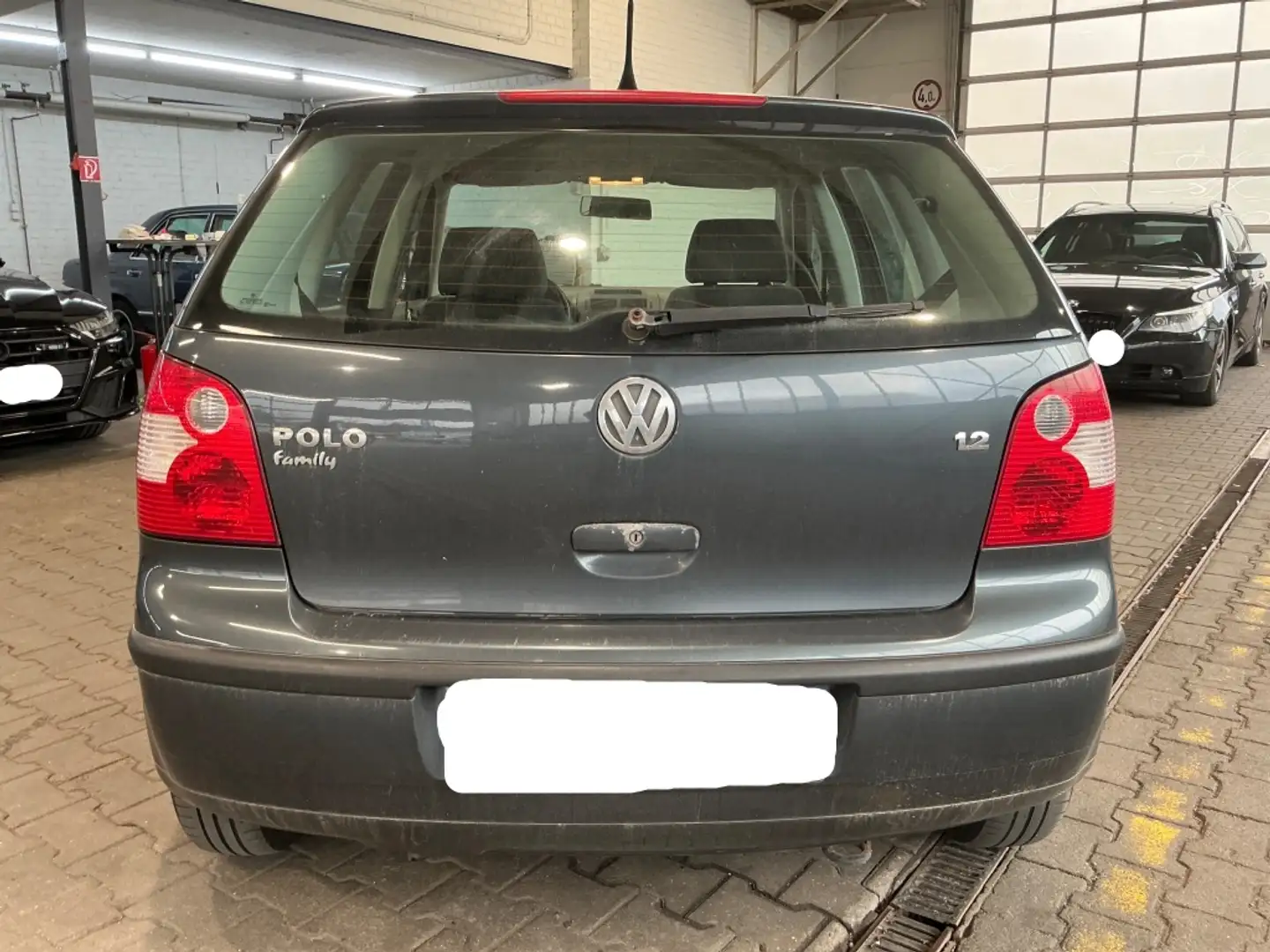 Volkswagen Polo 1.2 Trendline 65 Gris - 2