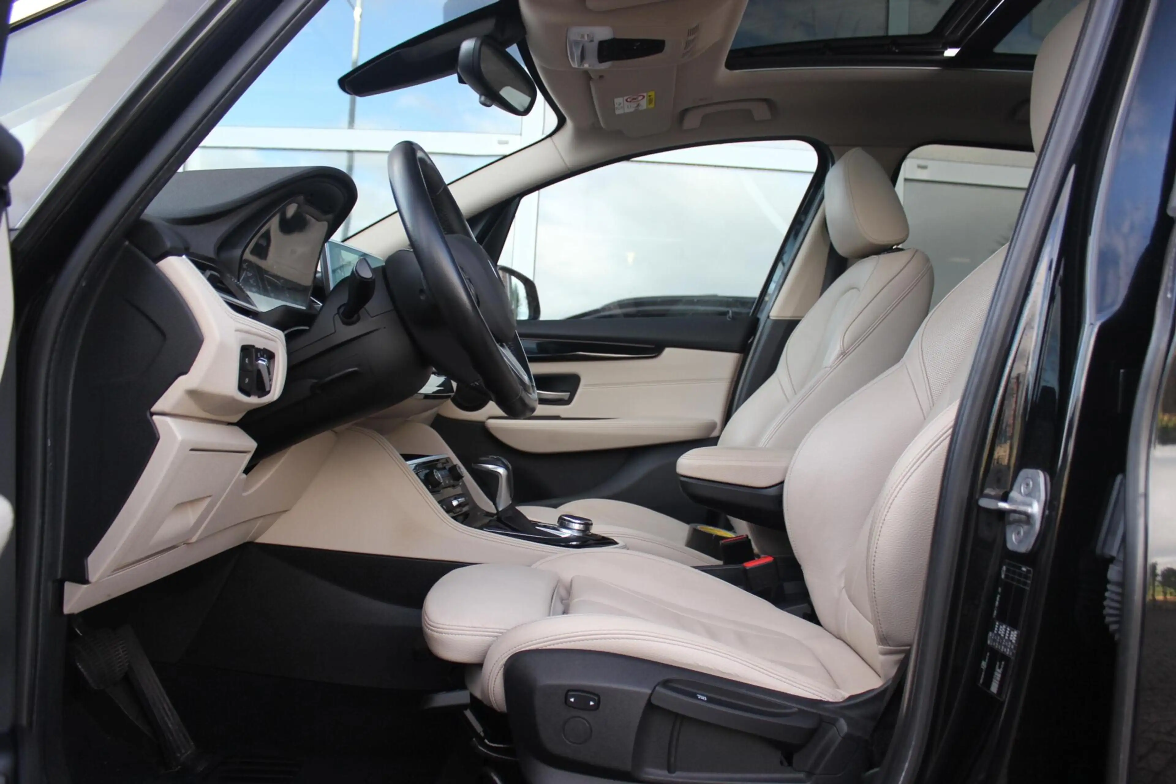 BMW 220 2-serie Gran Tourer 220i 7p. High Executive | Spor — photo 6