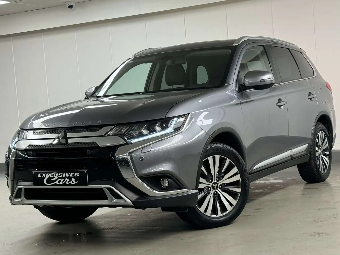 Mitsubishi Outlander 2.0I 150 CV DIAMOND 7 PLACES AUTO FULL OPTIONS Grey - 1