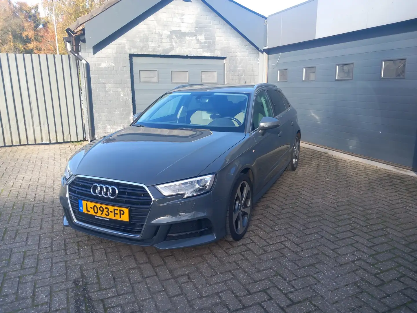 Audi A3 Sportback 1.5 TFSI CoD Design Pro Line Plus,Climat Gris - 1