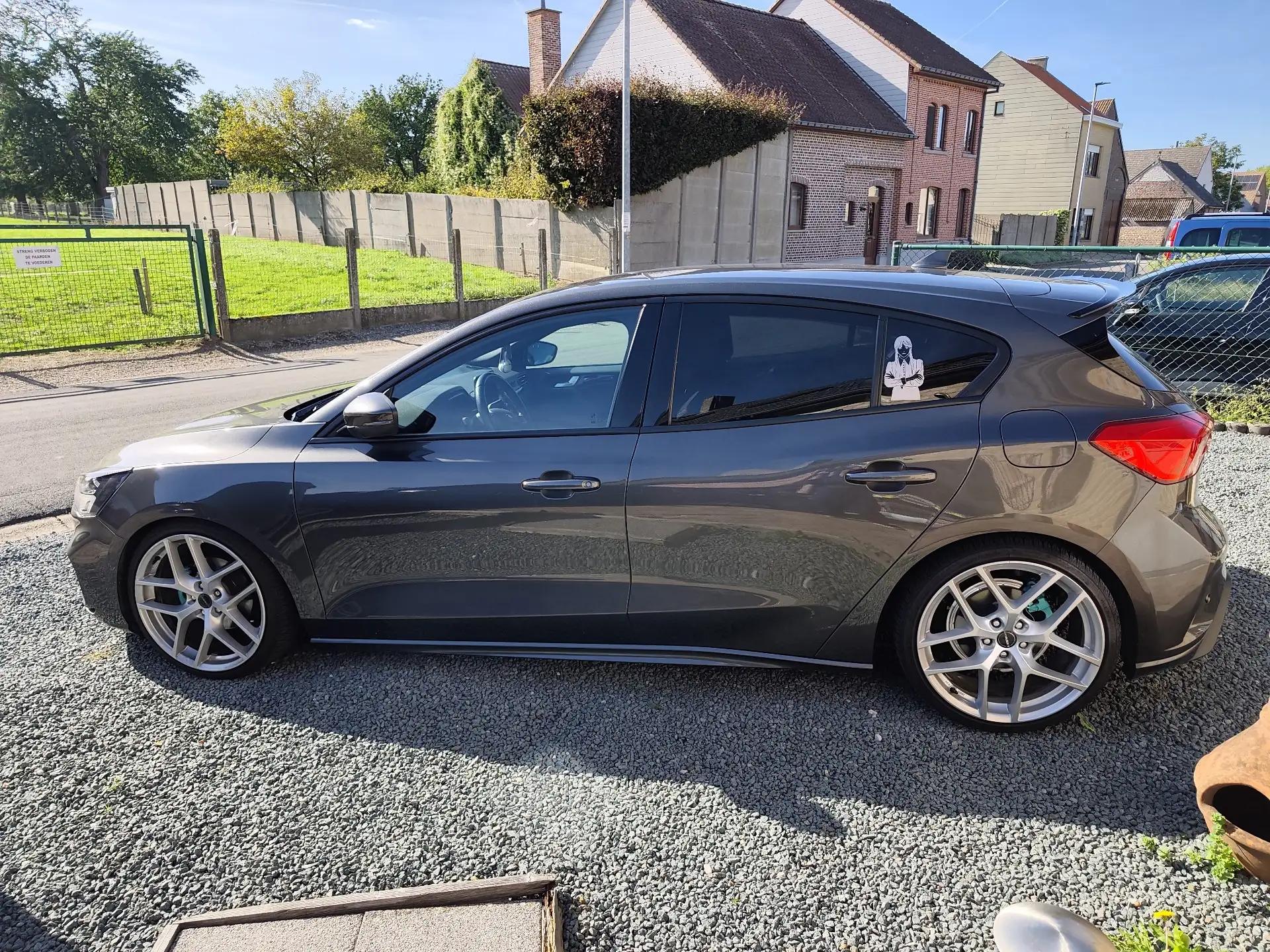 Ford Focus 1.0 EcoBoost 2020 블랙 사진 3
