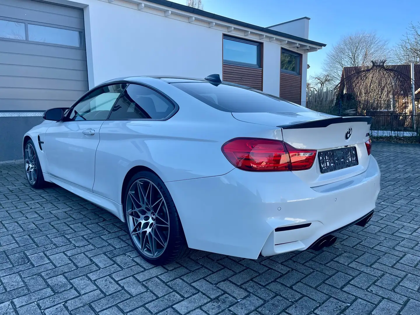 BMW M4 Coupe DKG Competition / Carbon / Head-up / 20 Zoll Weiß - 2