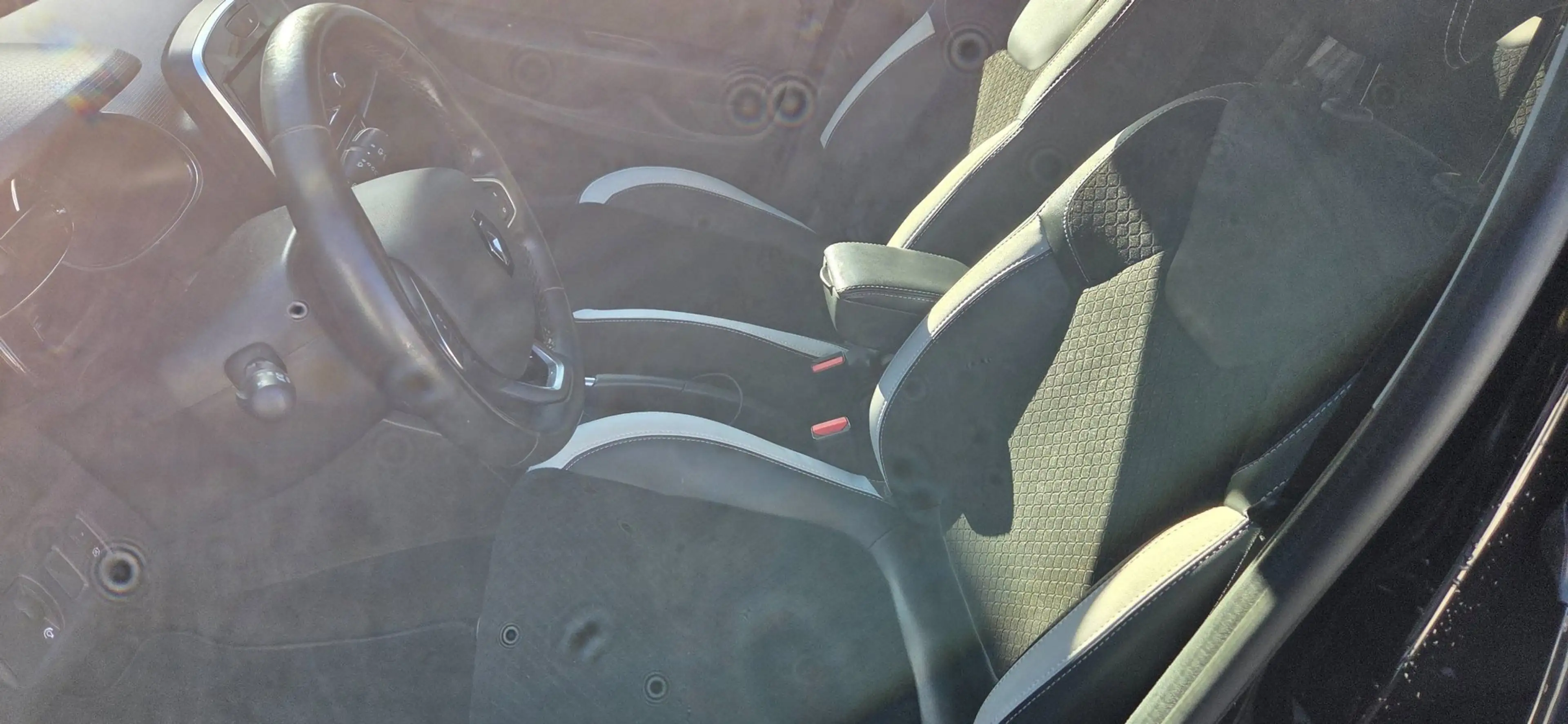 Renault Clio Estate 1.2 TCe Intens bose uitv lage km stand 33 d — photo 7