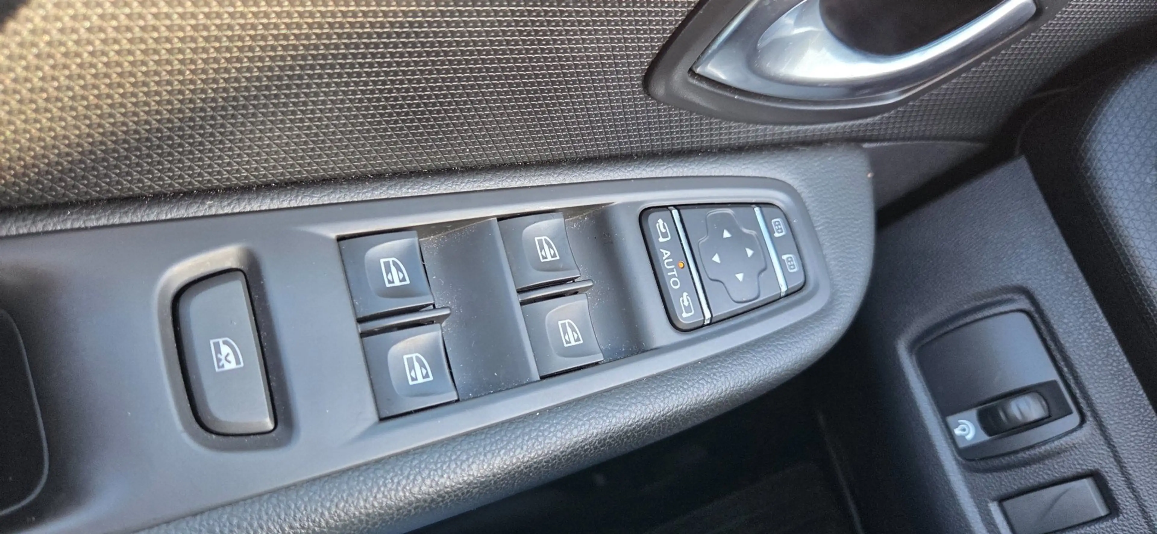 Renault Clio Estate 1.2 TCe Intens bose uitv lage km stand 33 d — photo 15