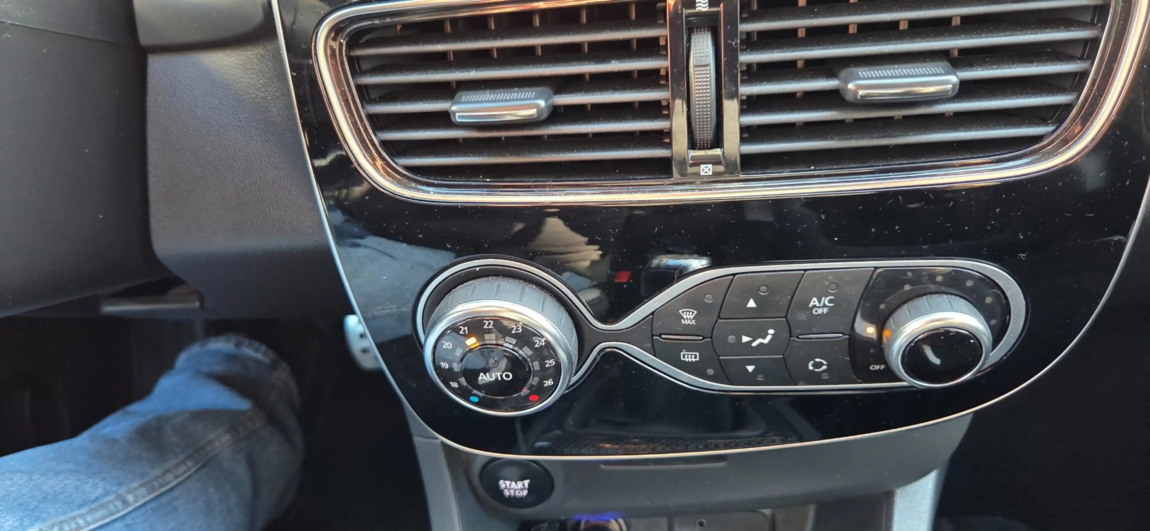 Renault Clio Estate 1.2 TCe Intens bose uitv lage km stand 33 d — photo 13