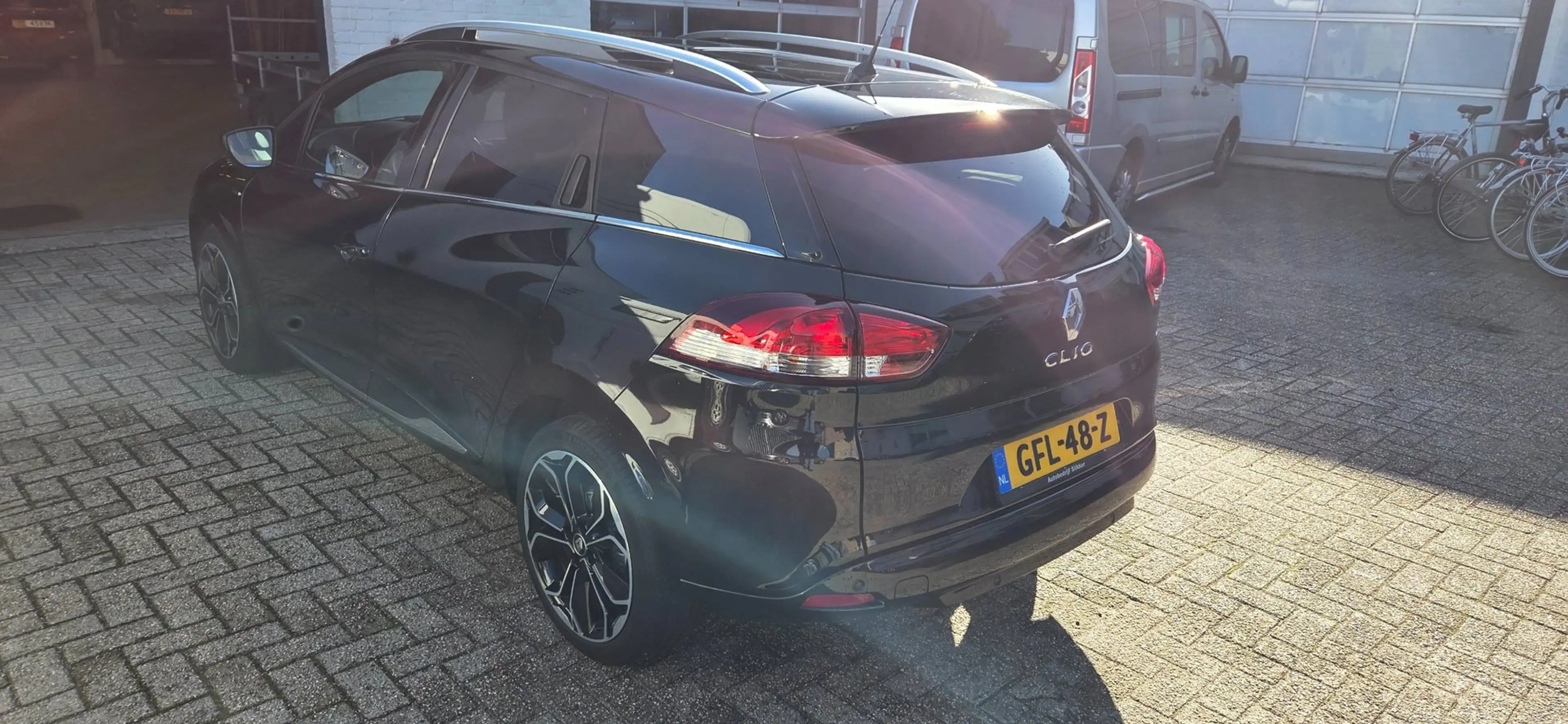 Renault Clio Estate 1.2 TCe Intens bose uitv lage km stand 33 d — photo 3