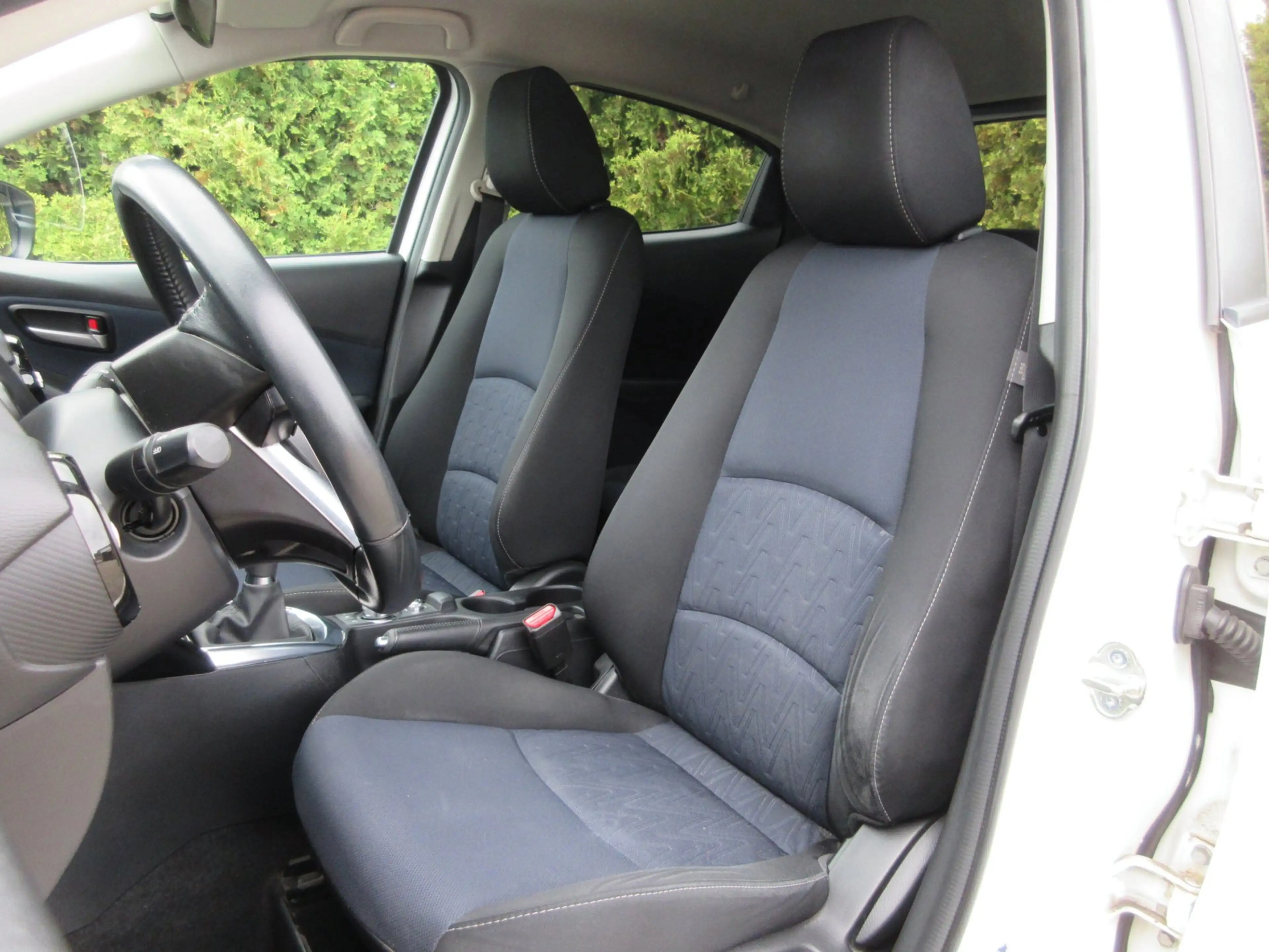 Mazda 2 1.5 Skyactiv-G Nakama * Navi * Cruise * Pdc * — photo 2