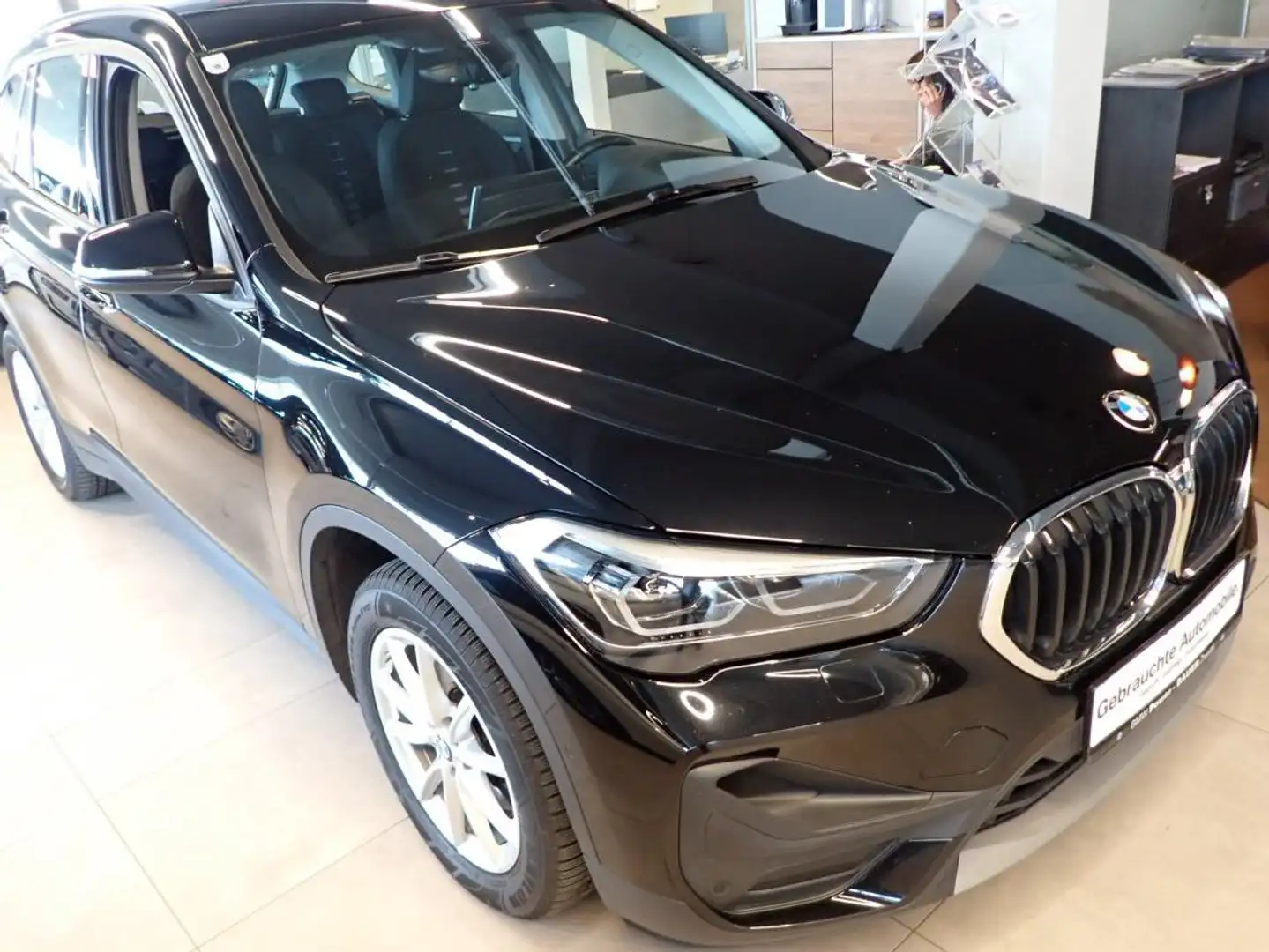 BMW X1 xDrive18d Aut. Negro - 2