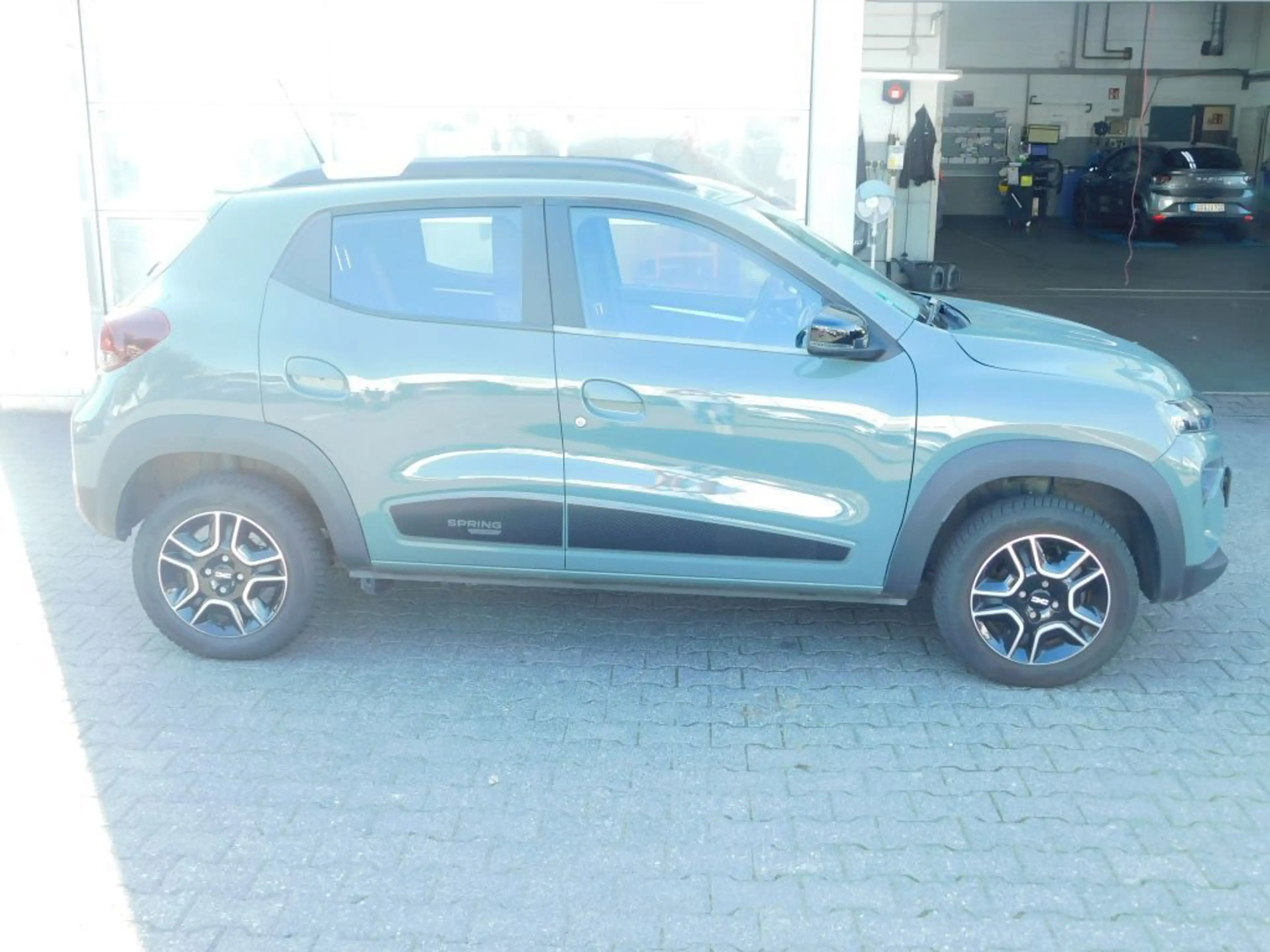Dacia Spring Essential — photo 2