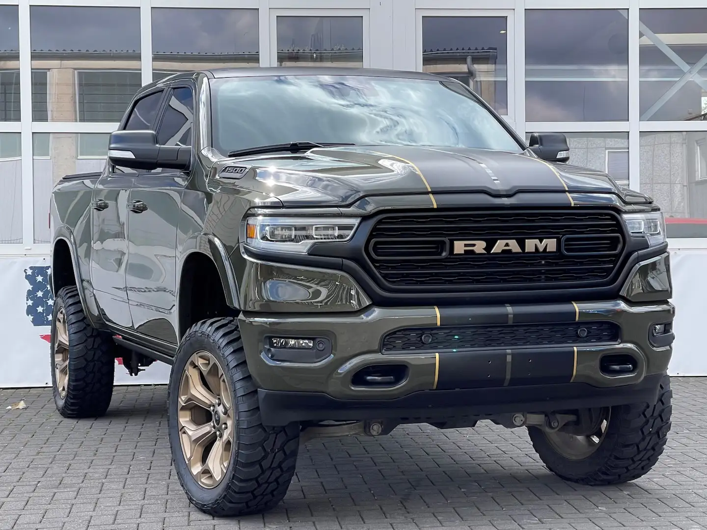 Dodge RAM 1500 Limited 6´´ RC Fahrw. Luftf. Prins Pano Vert - 1