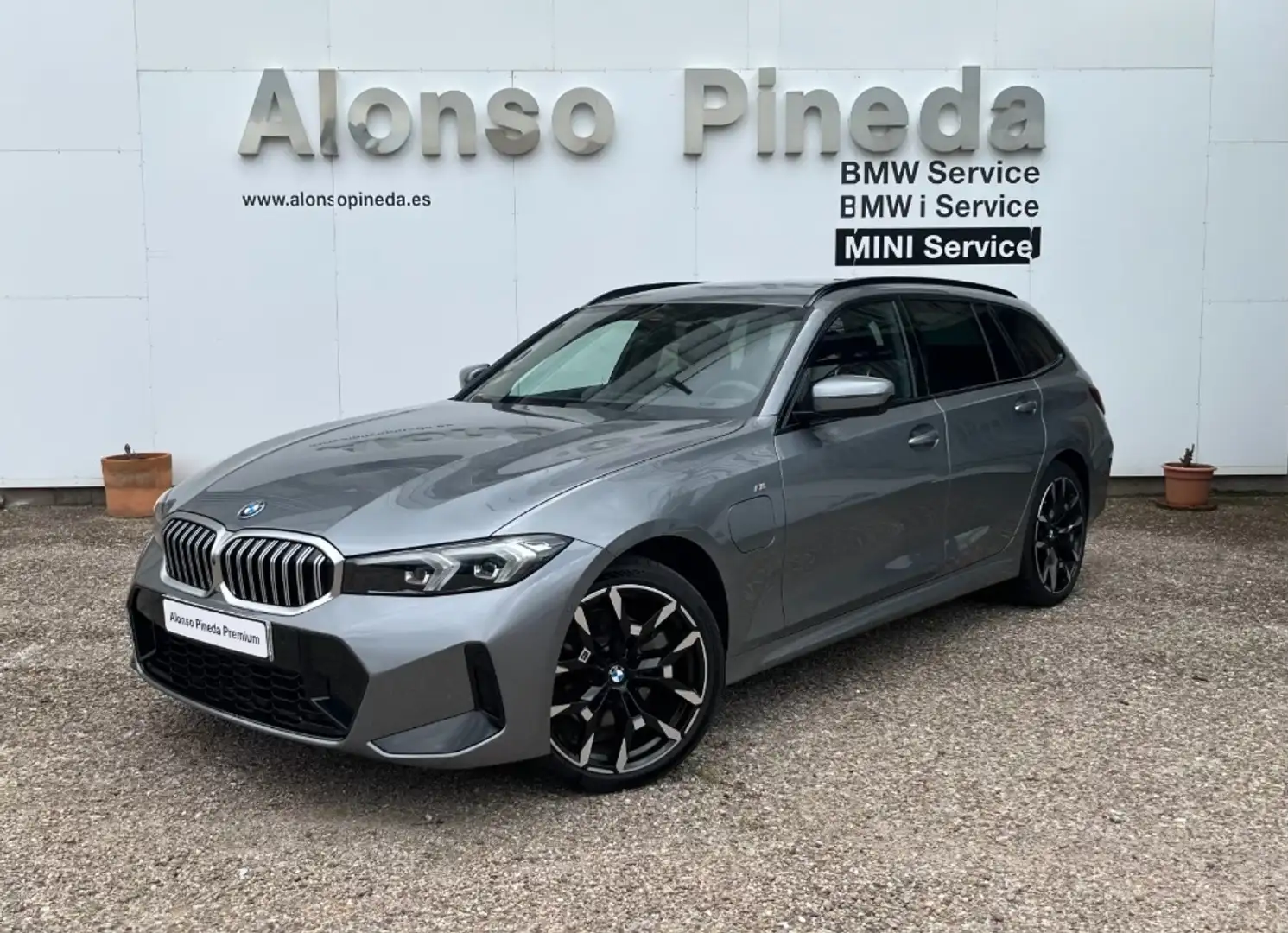 BMW 330 330e xDrive Touring M Sport Bleu - 1
