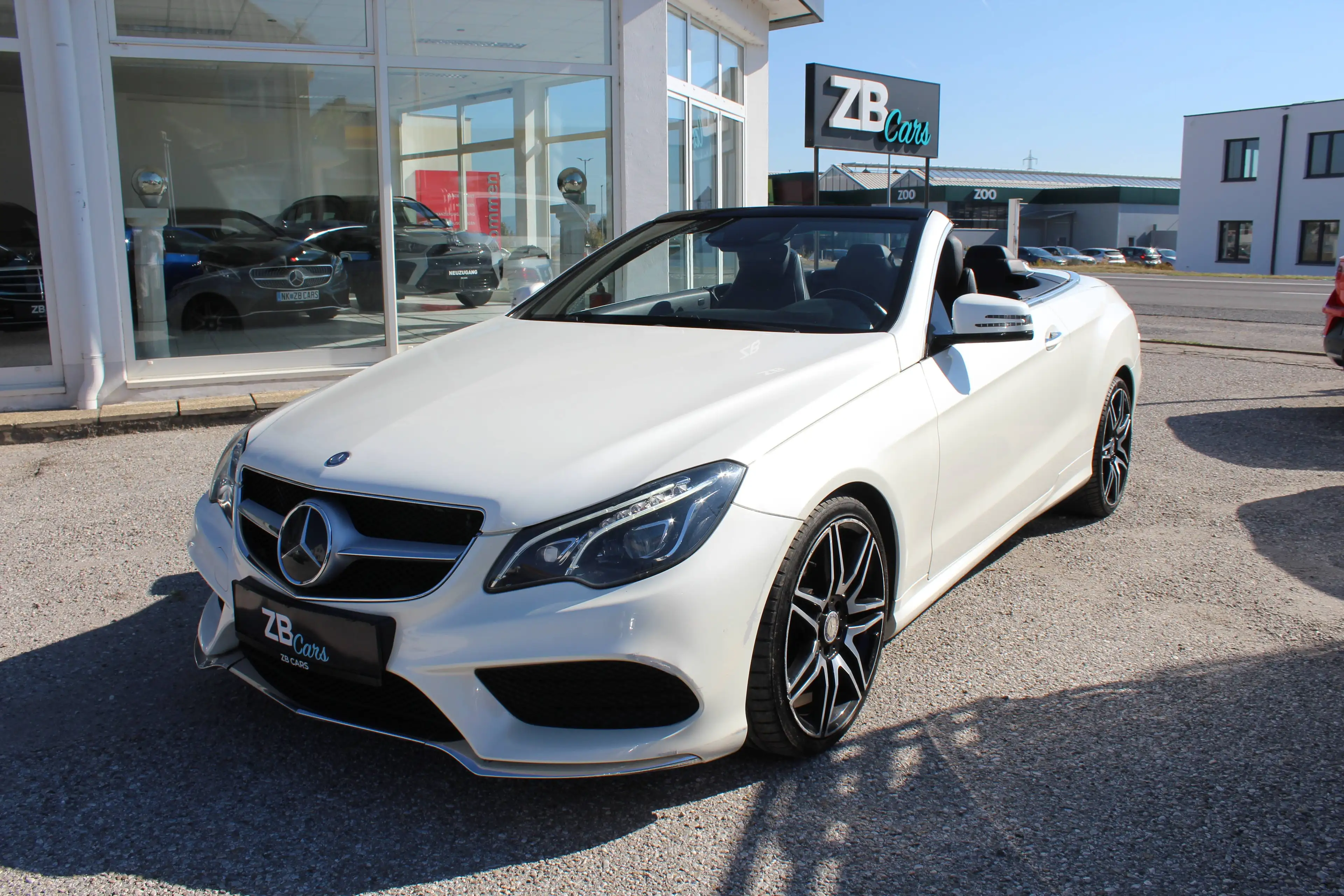 Mercedes-Benz E 400 E 400 AMG Sportpaket // DESIGNO // AIRCAP // Harman Kardon //