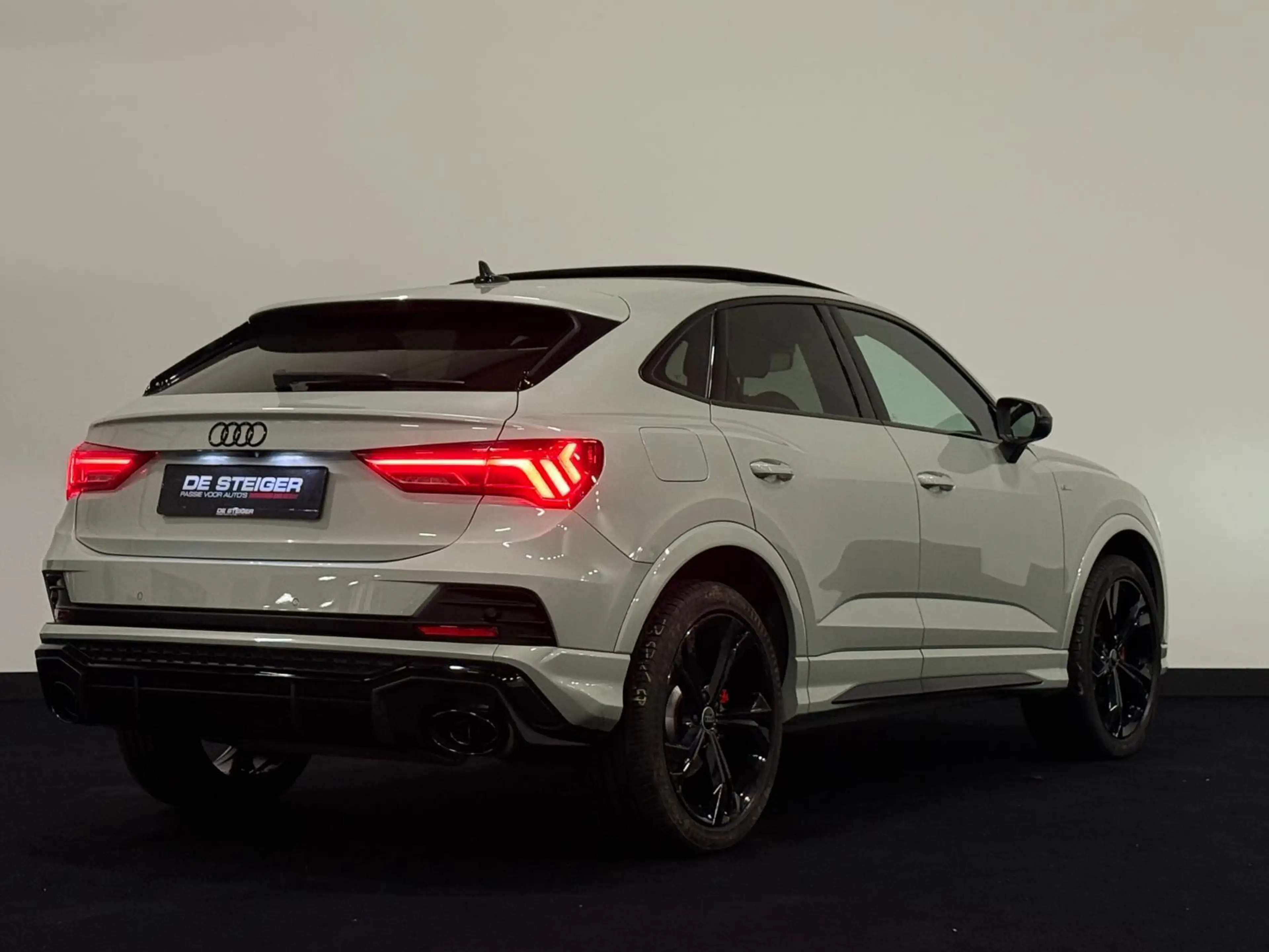 Audi Q3 Sportback 45 TFSI e RSQ3 ACC Pano 360 Sonos Memory — photo 5