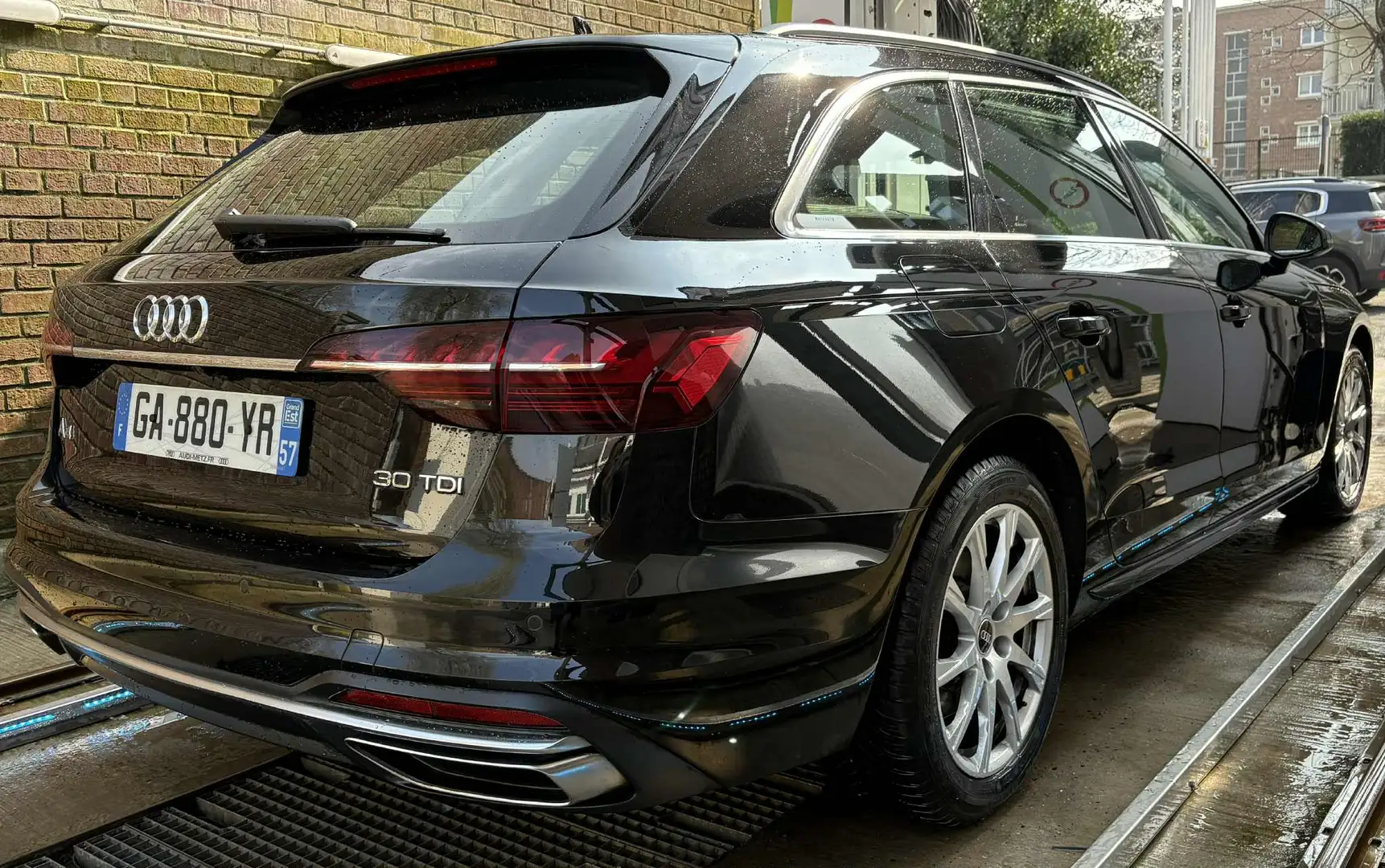 Audi A4 A4 Avant 30 TDI 136 S tronic 7 Business Line Noir - 1