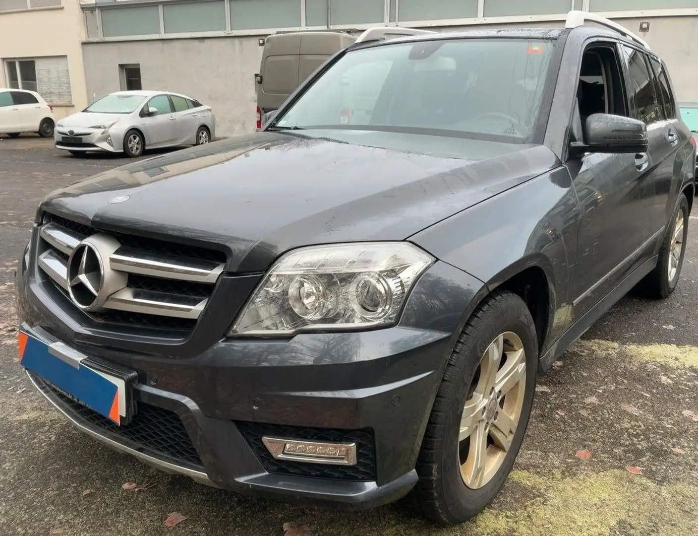 Mercedes-Benz GLK 300 4Matic AMG *1.Hand*Panorama*Scheckheft* Grau - 1