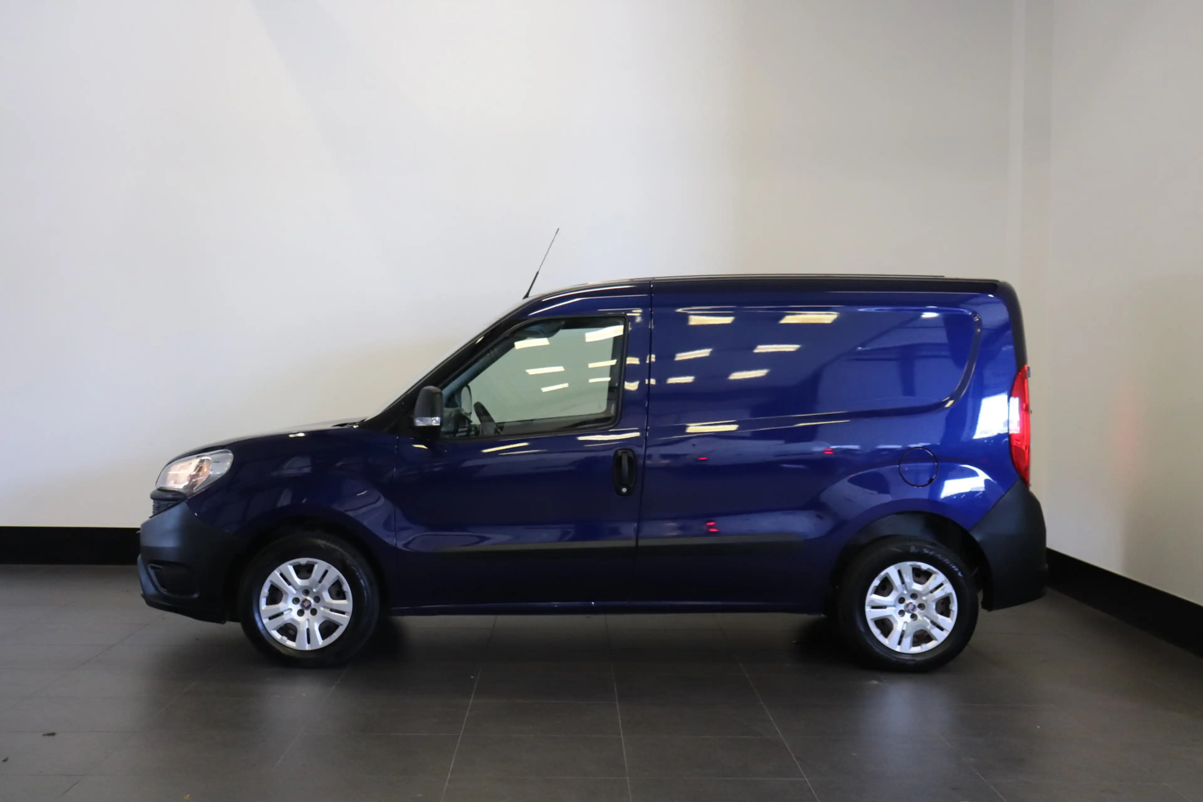 Fiat Doblo Cargo 1.3 MJ EURO6 - Airco - Navi - Cruise - €6.95 — photo 6