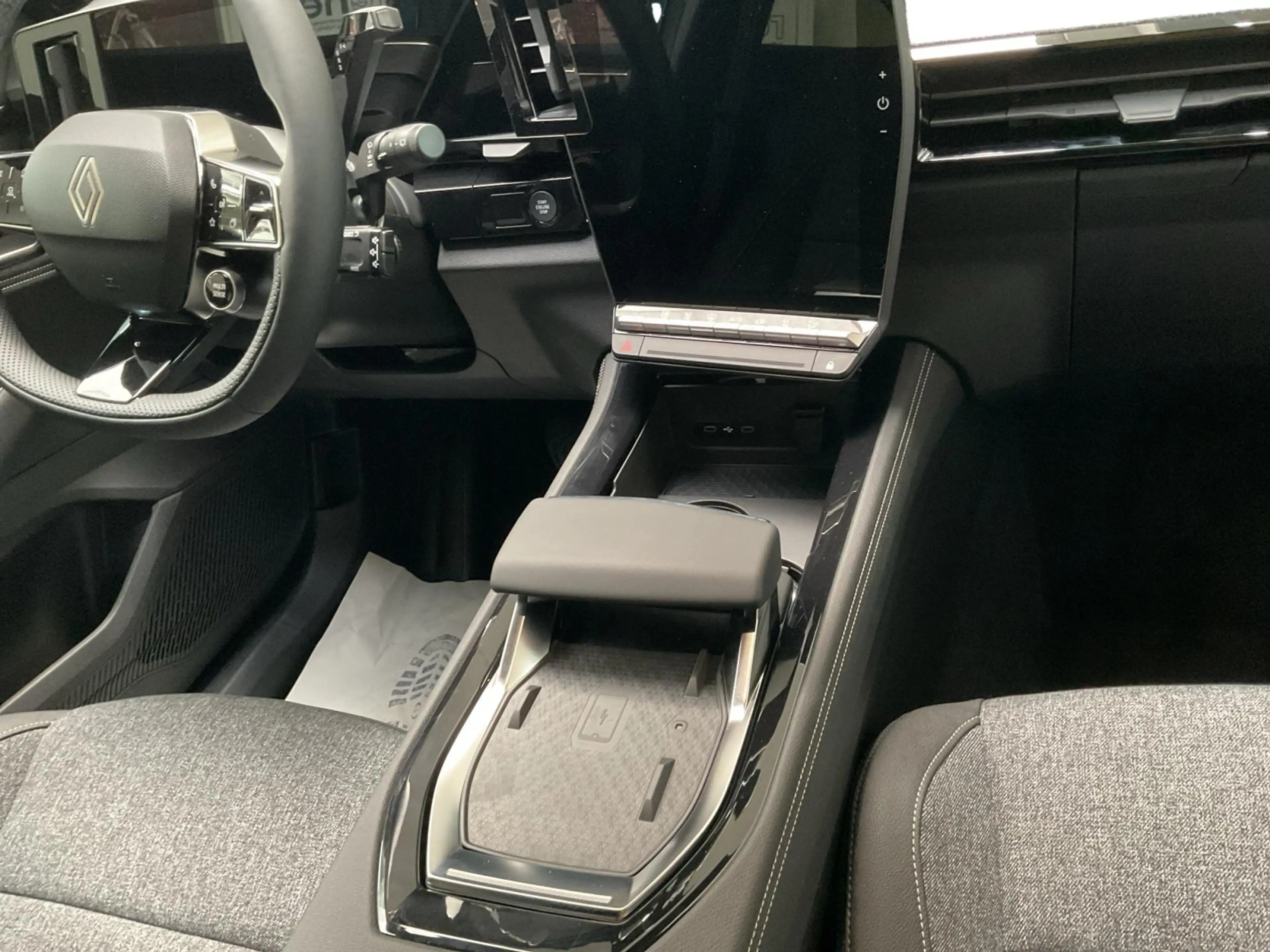 Renault Austral Techno Full Hybrid E-Tech 200 AKTION* — photo 11