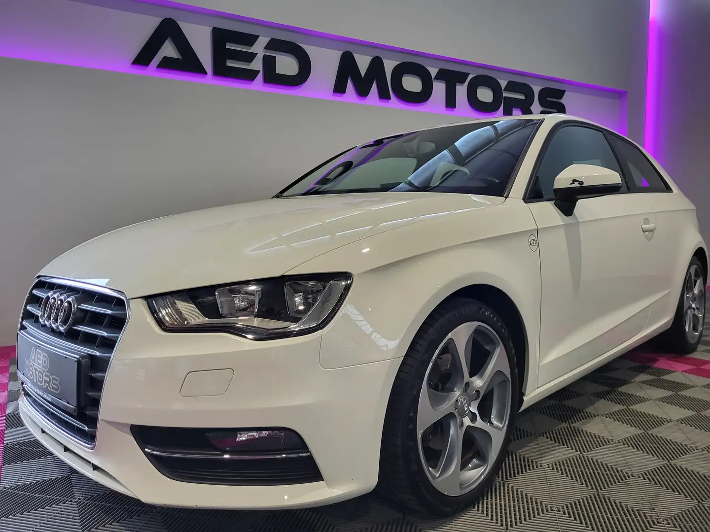 Audi A3 S line Sportpaket Blanc - 1