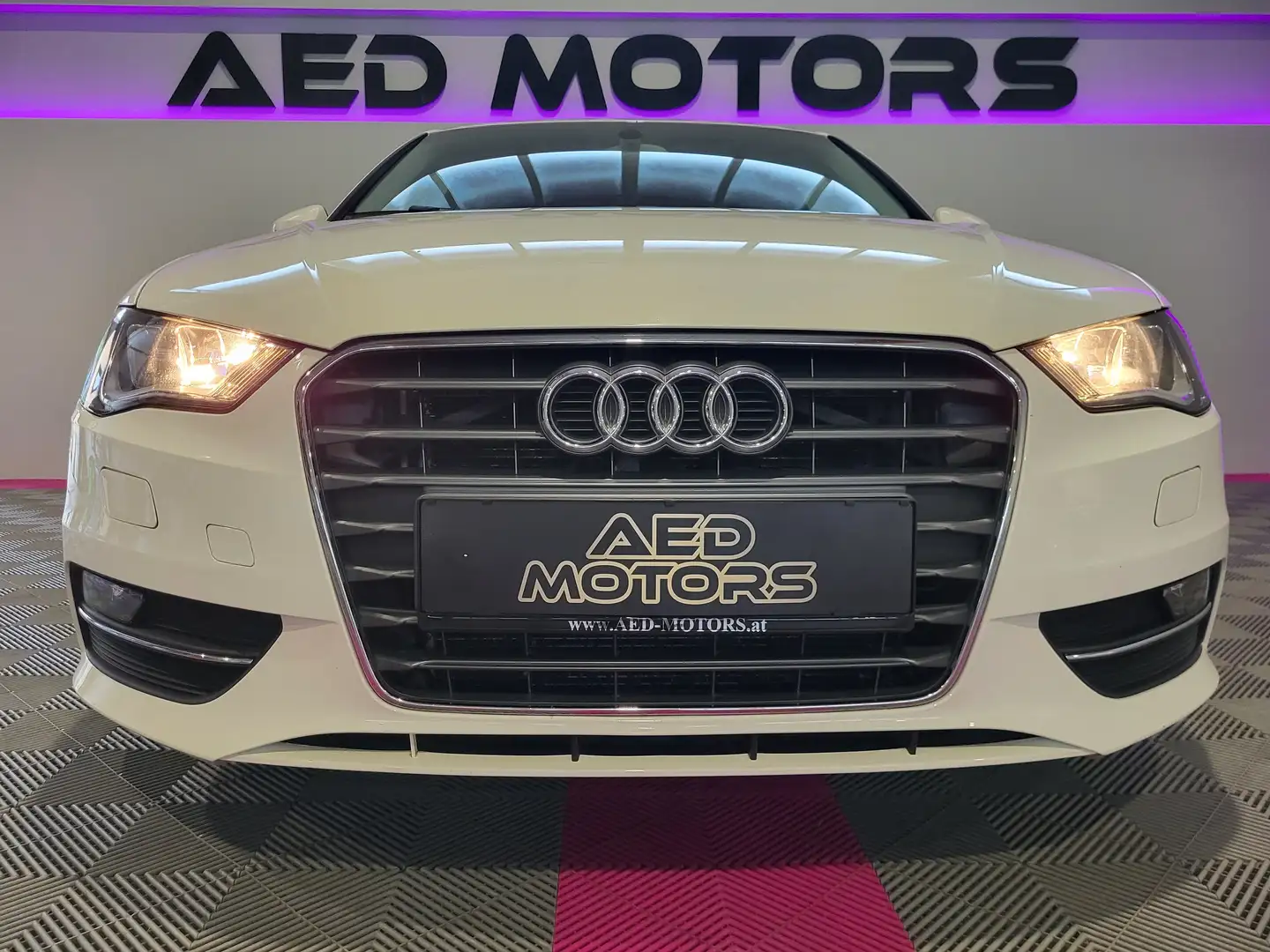 Audi A3 S line Sportpaket Blanc - 2
