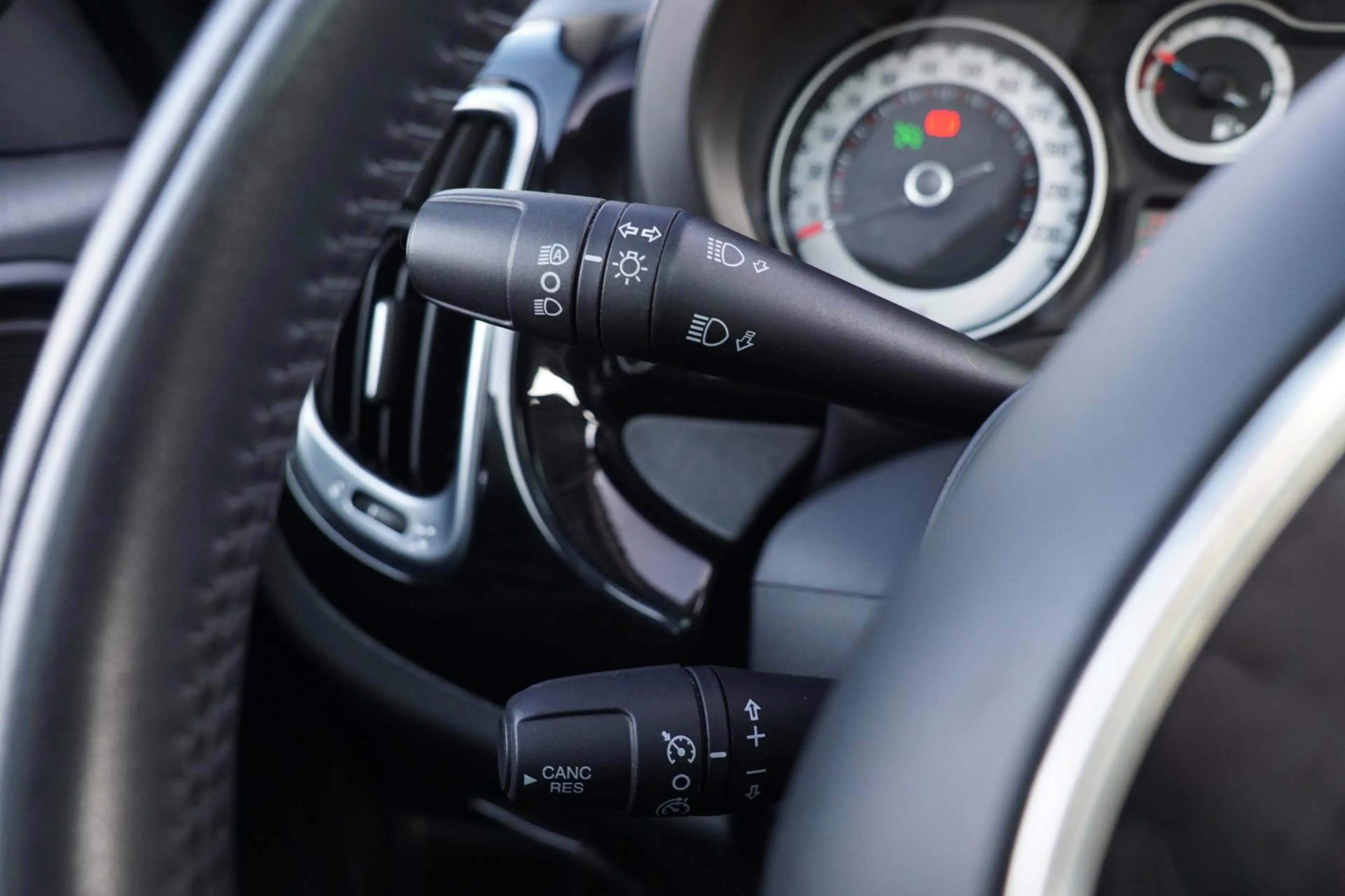 Fiat 500L 1.4-T-Jet Beats Edition - Blu Tornado - Panorama/C — photo 18