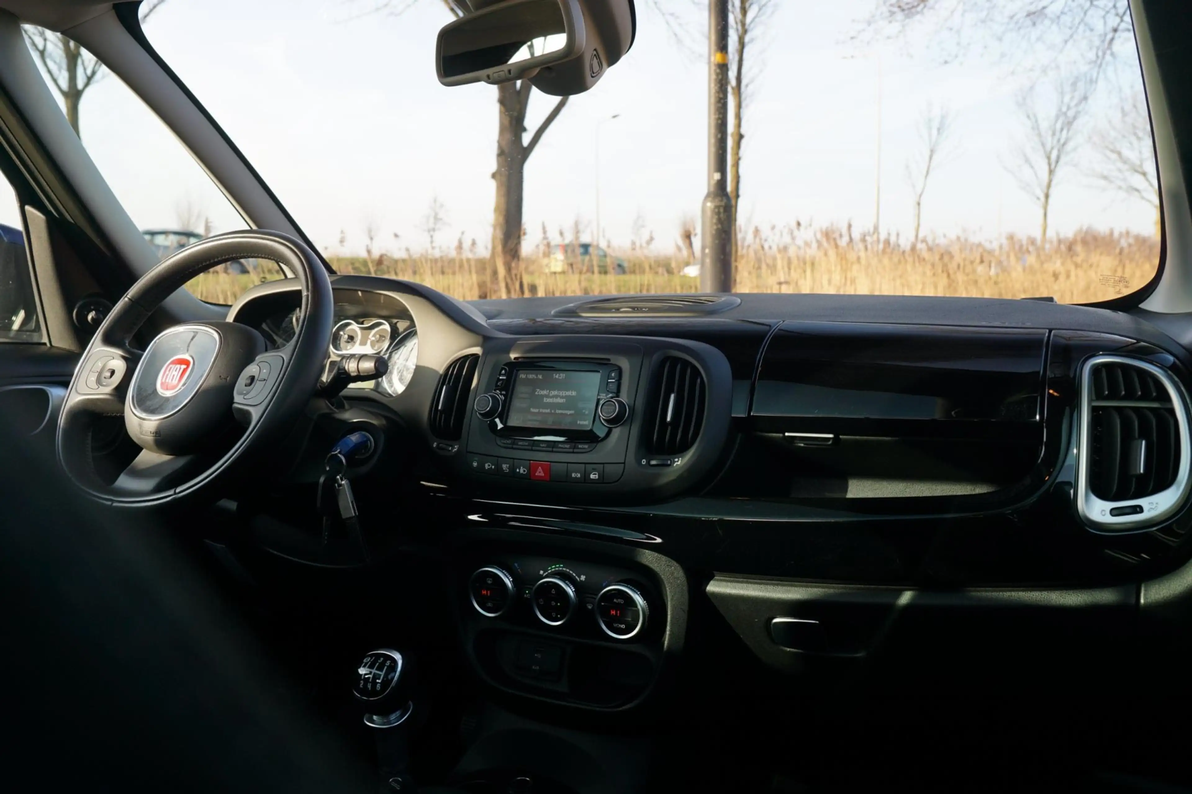 Fiat 500L 1.4-T-Jet Beats Edition - Blu Tornado - Panorama/C — photo 9