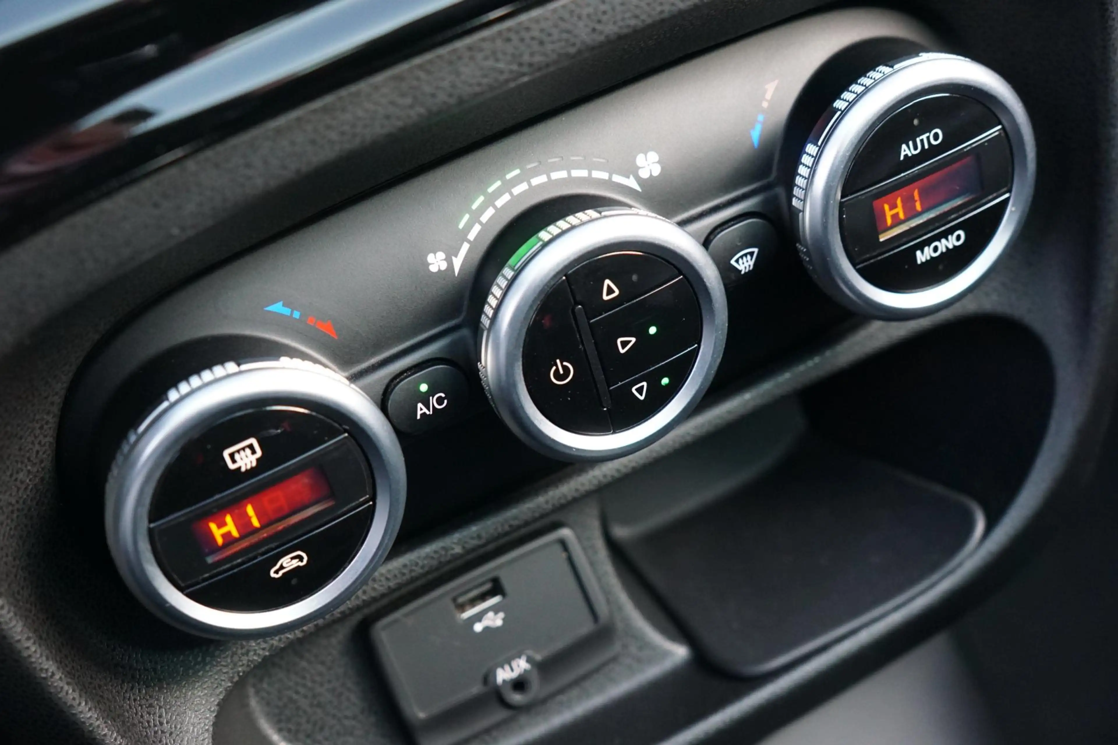 Fiat 500L 1.4-T-Jet Beats Edition - Blu Tornado - Panorama/C — photo 13
