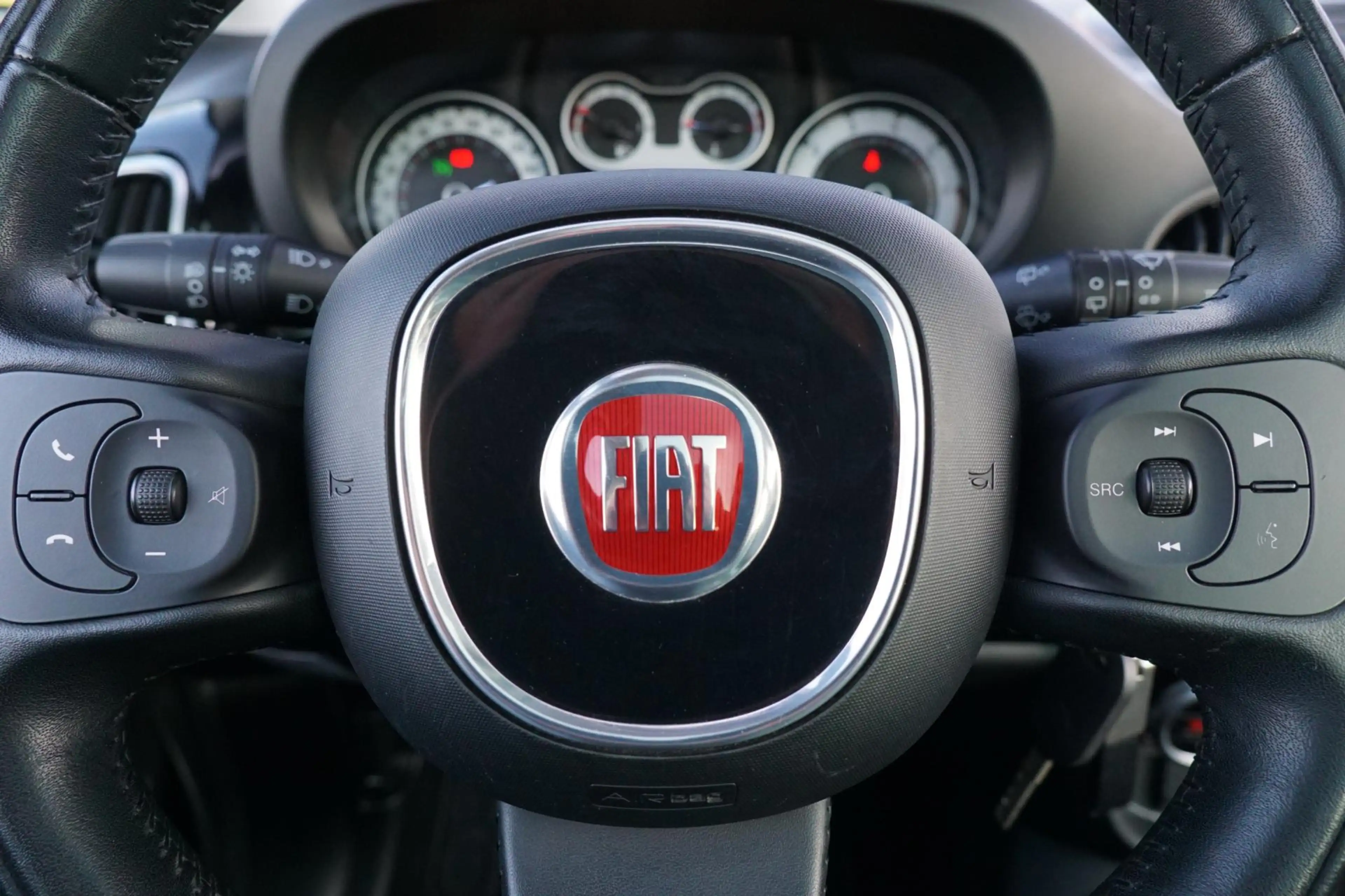 Fiat 500L 1.4-T-Jet Beats Edition - Blu Tornado - Panorama/C — photo 17