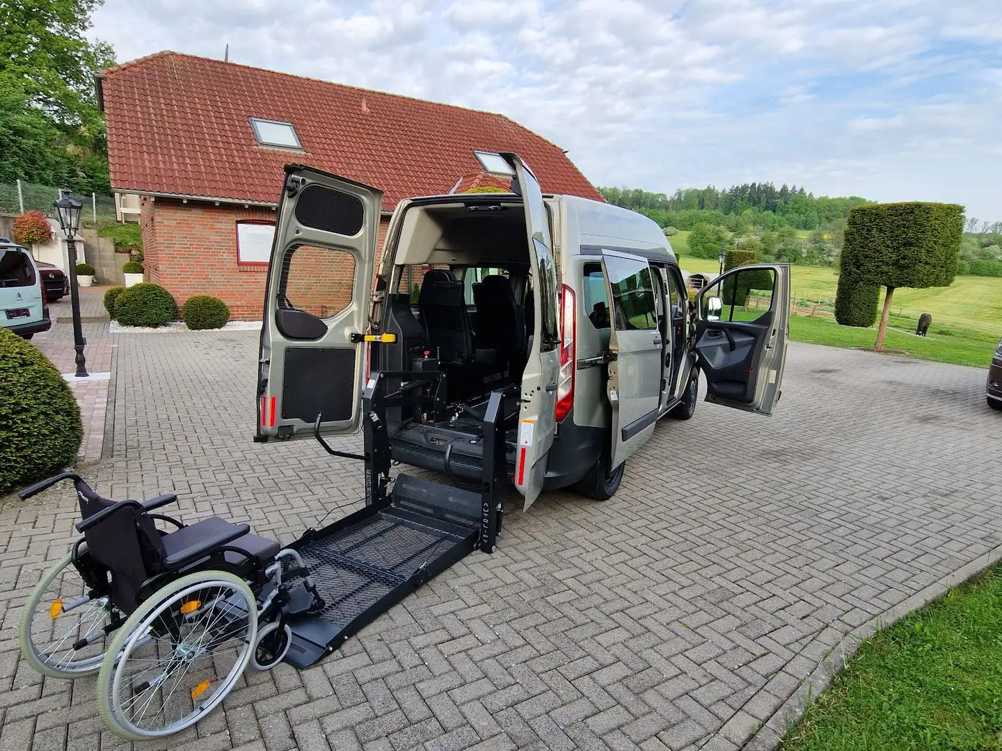 Ford Transit Custom 310 L1H2*Behindertengerecht*Lift Brun - 1