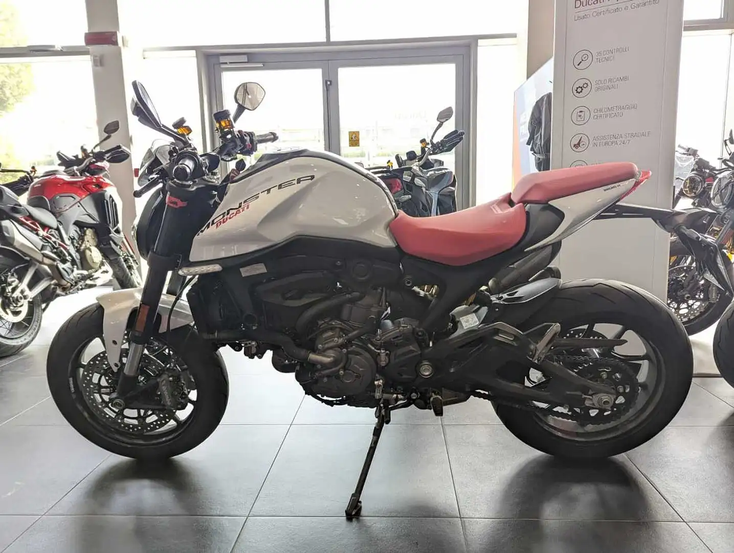 Ducati Monster 937 MONSTER PLUS ICEBERG WHITE 2024 EUR Bianco - 1