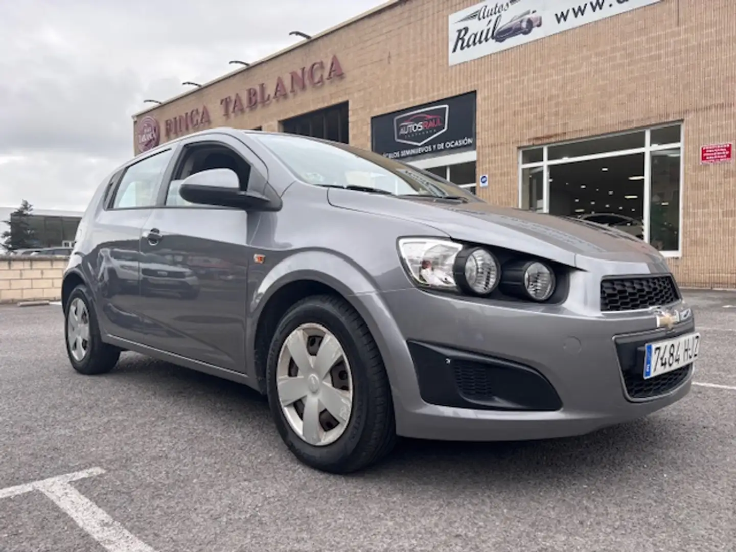 Chevrolet Aveo 1.3D LT Gris - 2