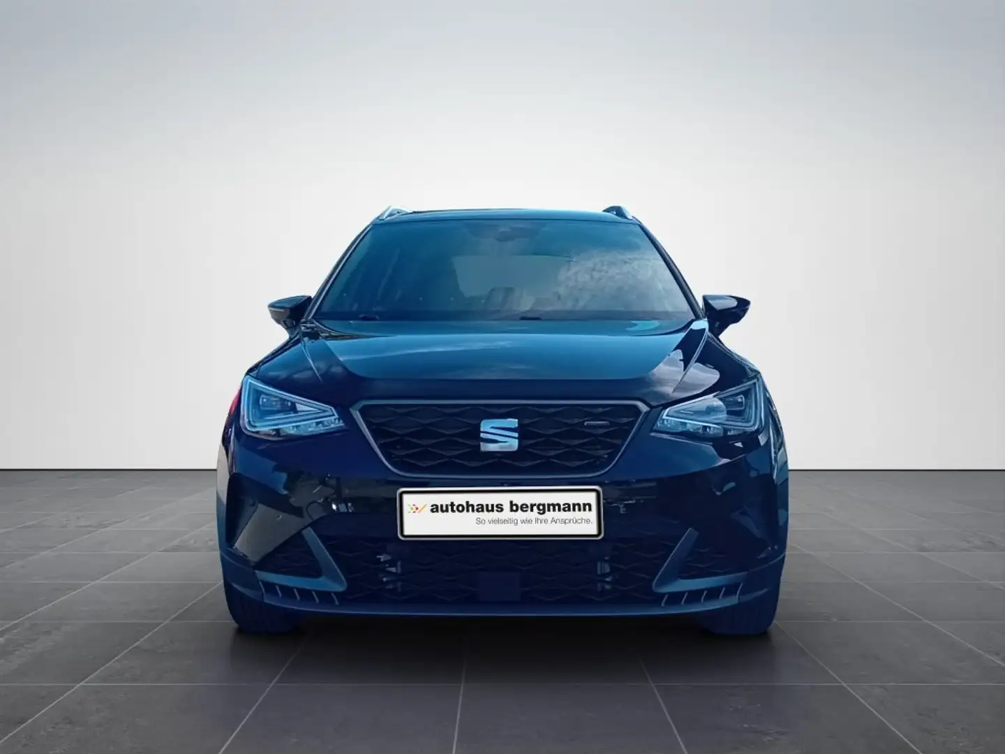SEAT Arona 1.0 TGI FR Schwarz - 2
