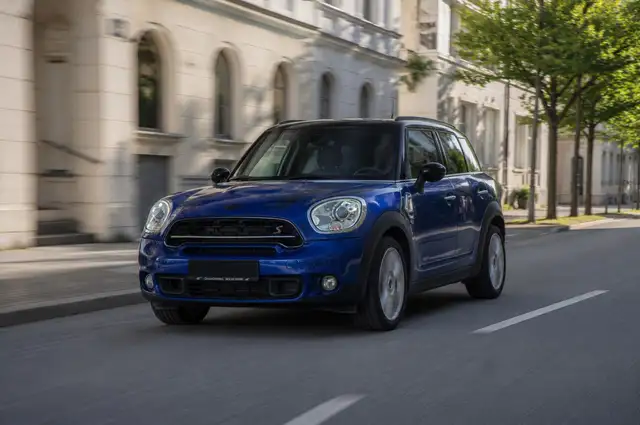 MINI Cooper SD Countryman *PANO*h&k*Lounge Leder*XEN