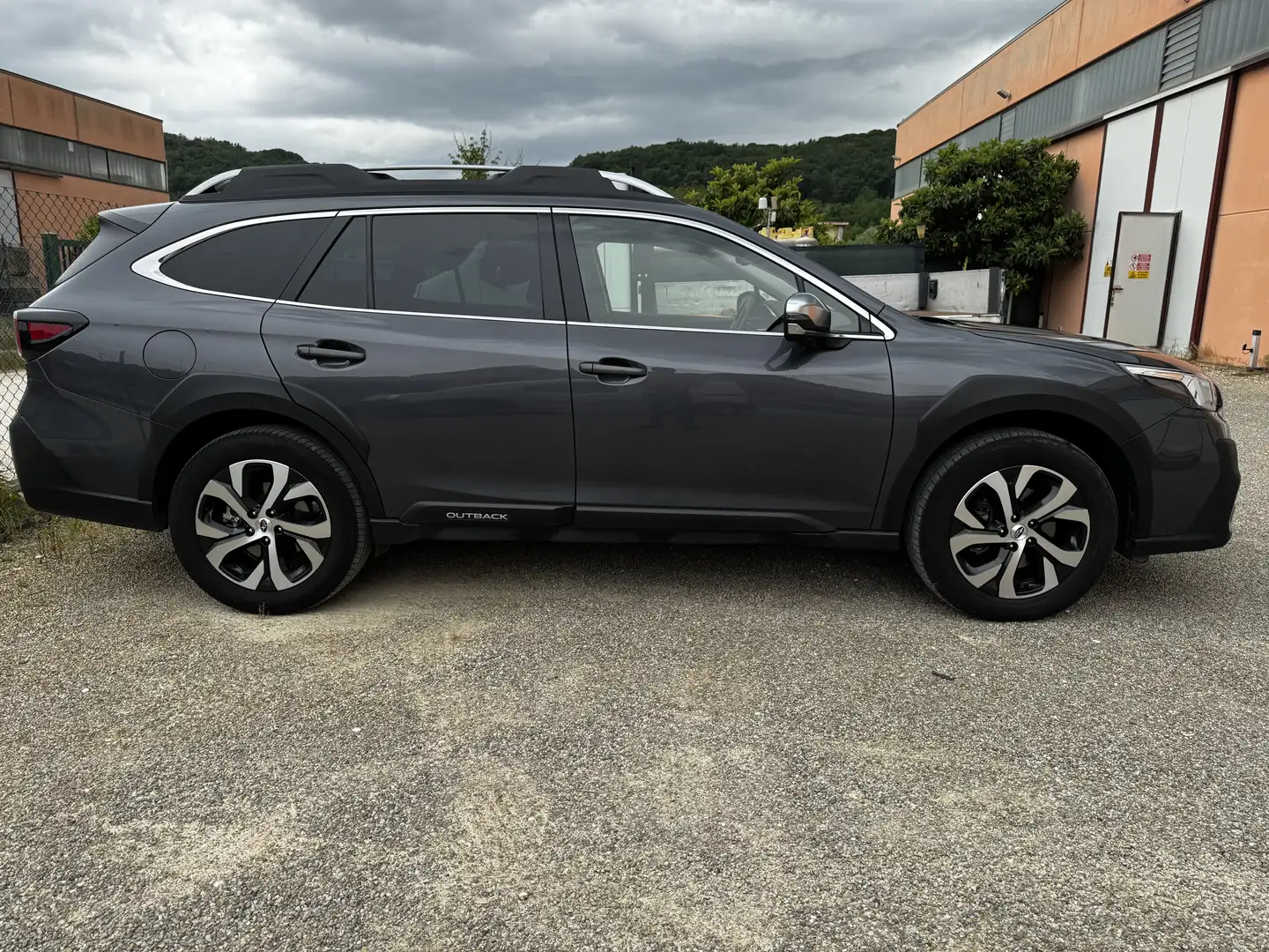Subaru OUTBACK 2.5i Premium lineartronic - 2