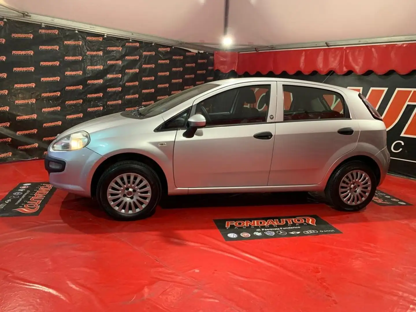 Fiat Punto Evo 5p 1.4 natural power Active 70cv Gris - 2
