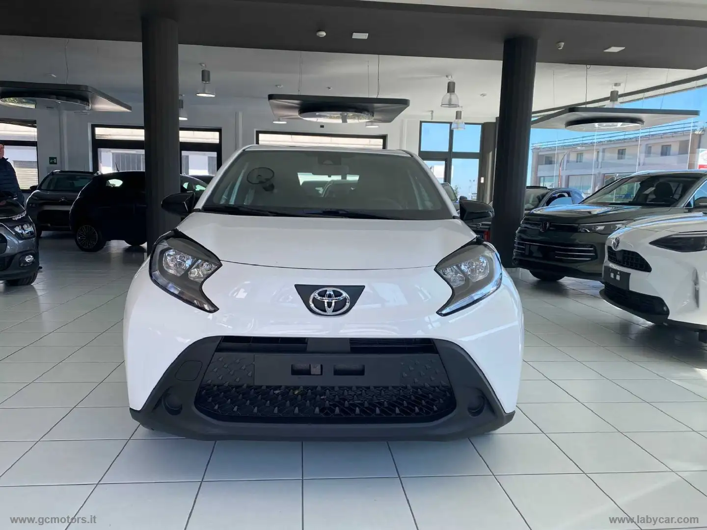 Toyota Aygo X 1.0 VVT-i 72 CV 5p. Active S-CVT Bianco - 2
