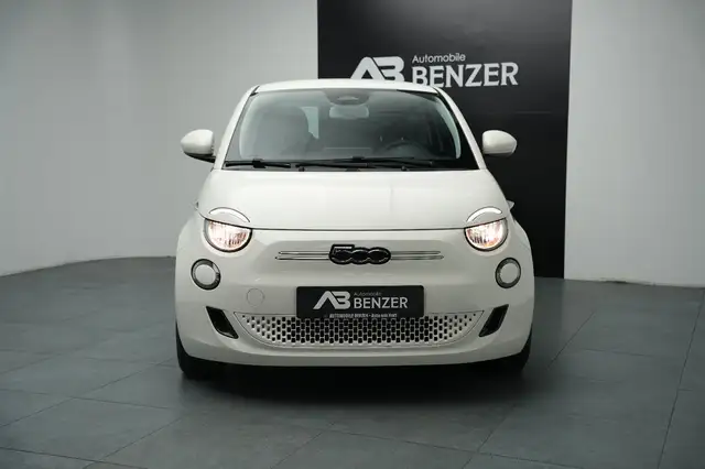 Fiat 500 view 3