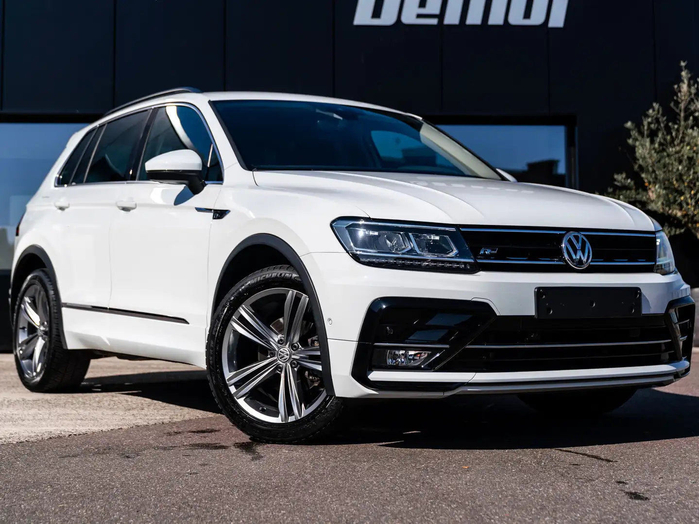 Volkswagen Tiguan 1.5 TSI Rline DSG In prachtige staat - 2