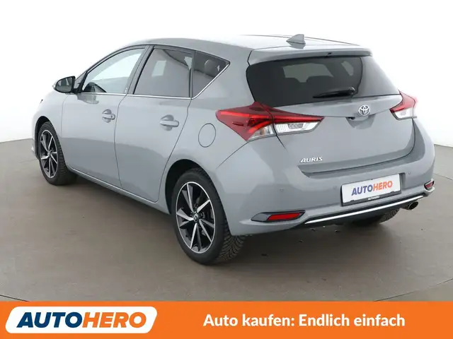 Toyota Auris view 4