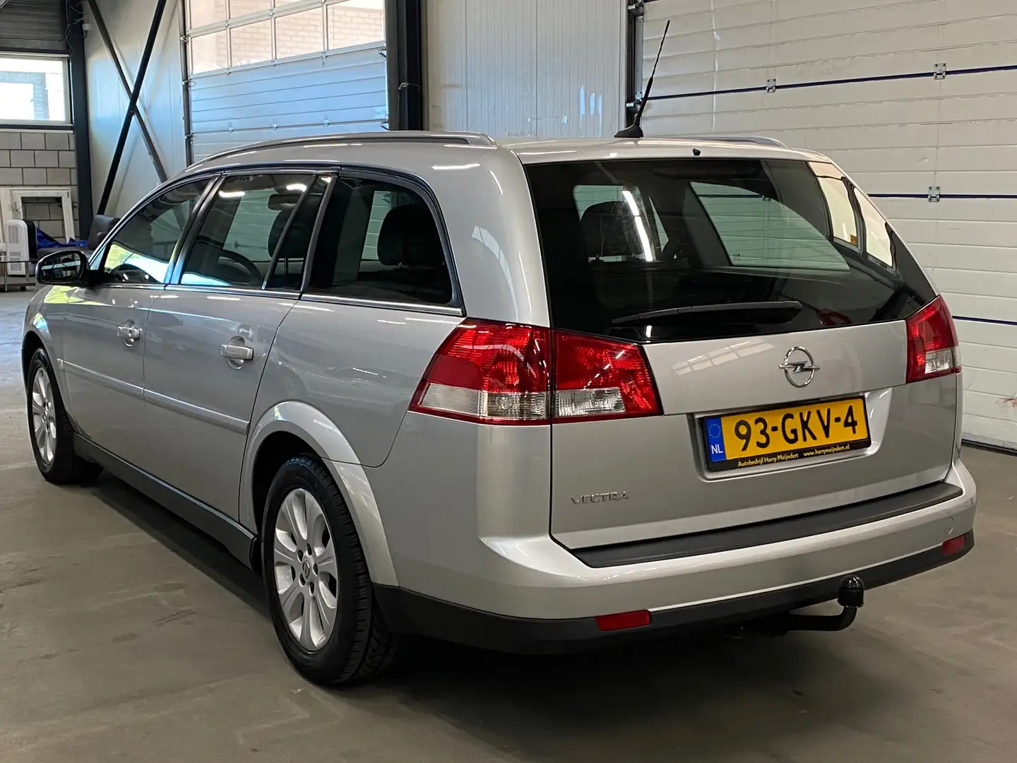 Opel Vectra Wagon 1.8-16V Business|Navigatie|Climate Control| Grey - 2