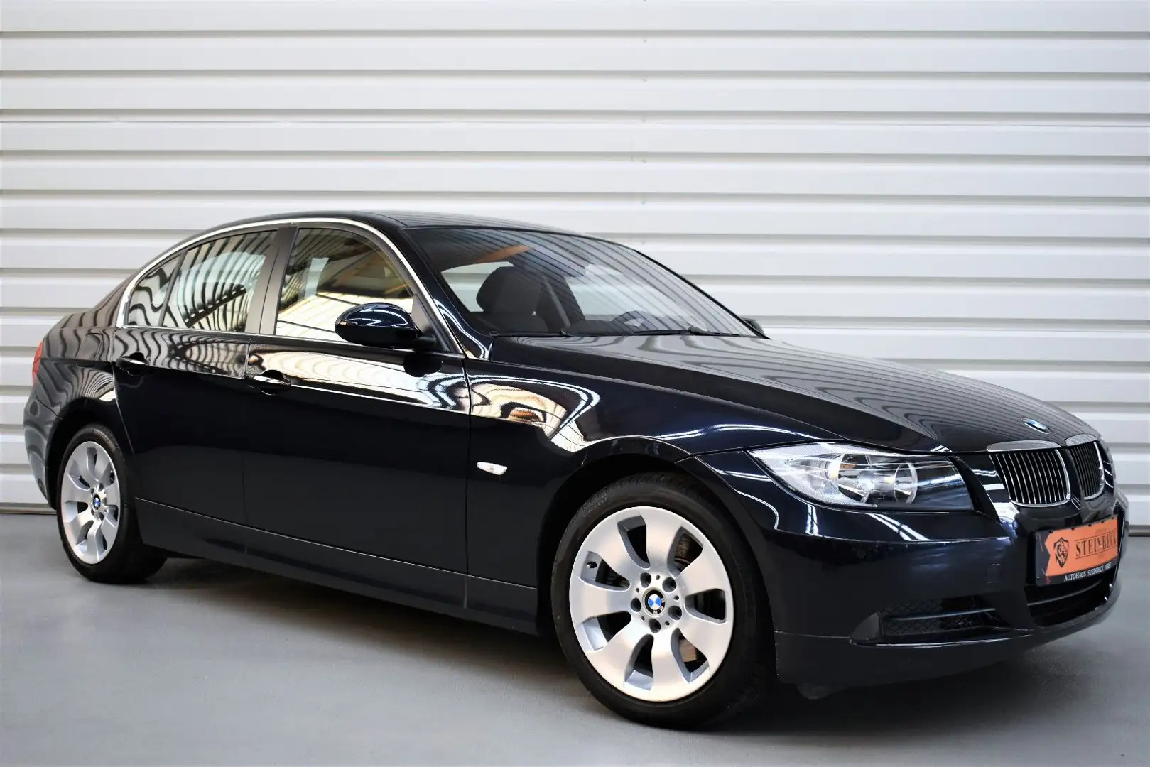 BMW 330 i Limousine+Navi+Tempomat+SHZ+Nur 30.000KM Blau - 1